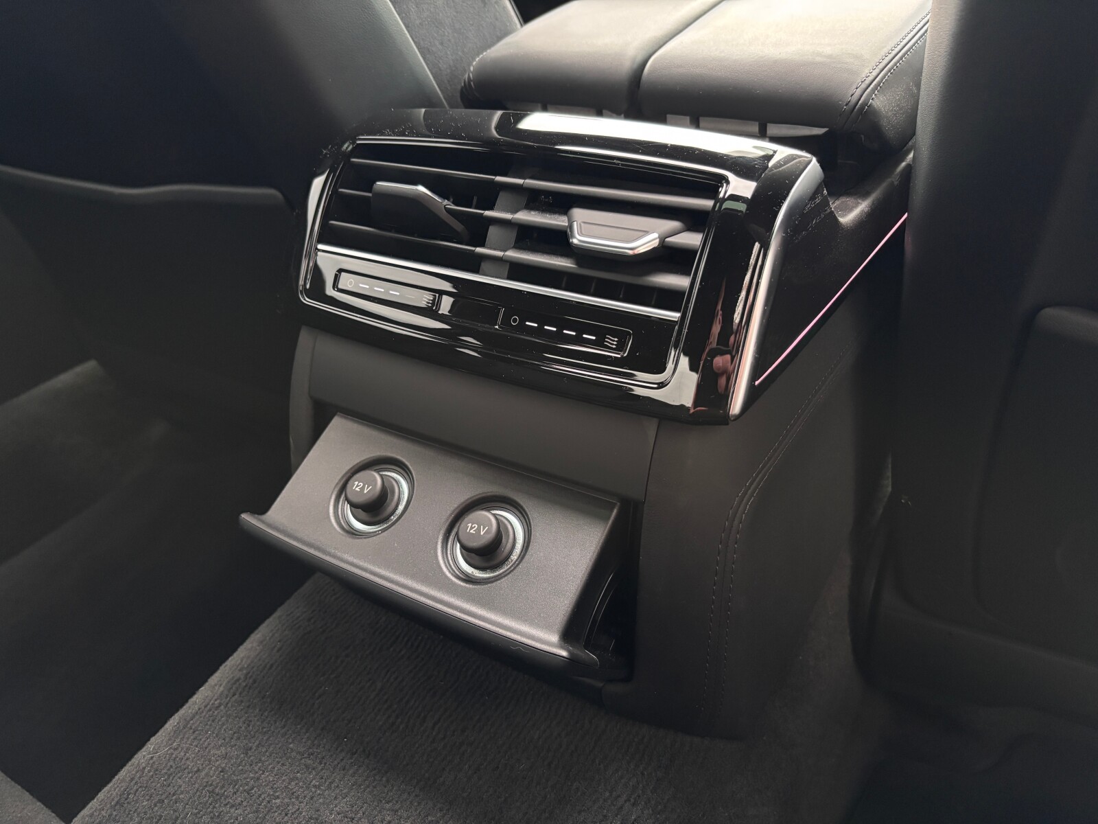 Audi A8 - zdjęcie 27