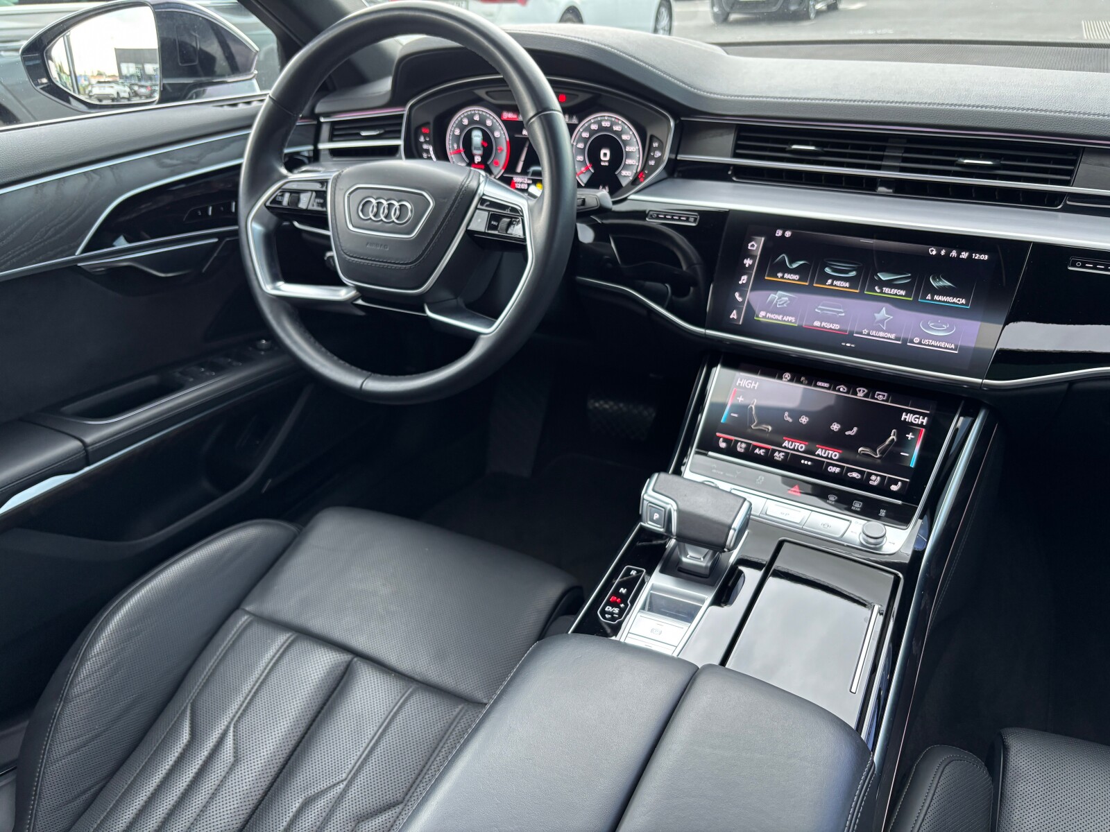 Audi A8 - zdjęcie 17