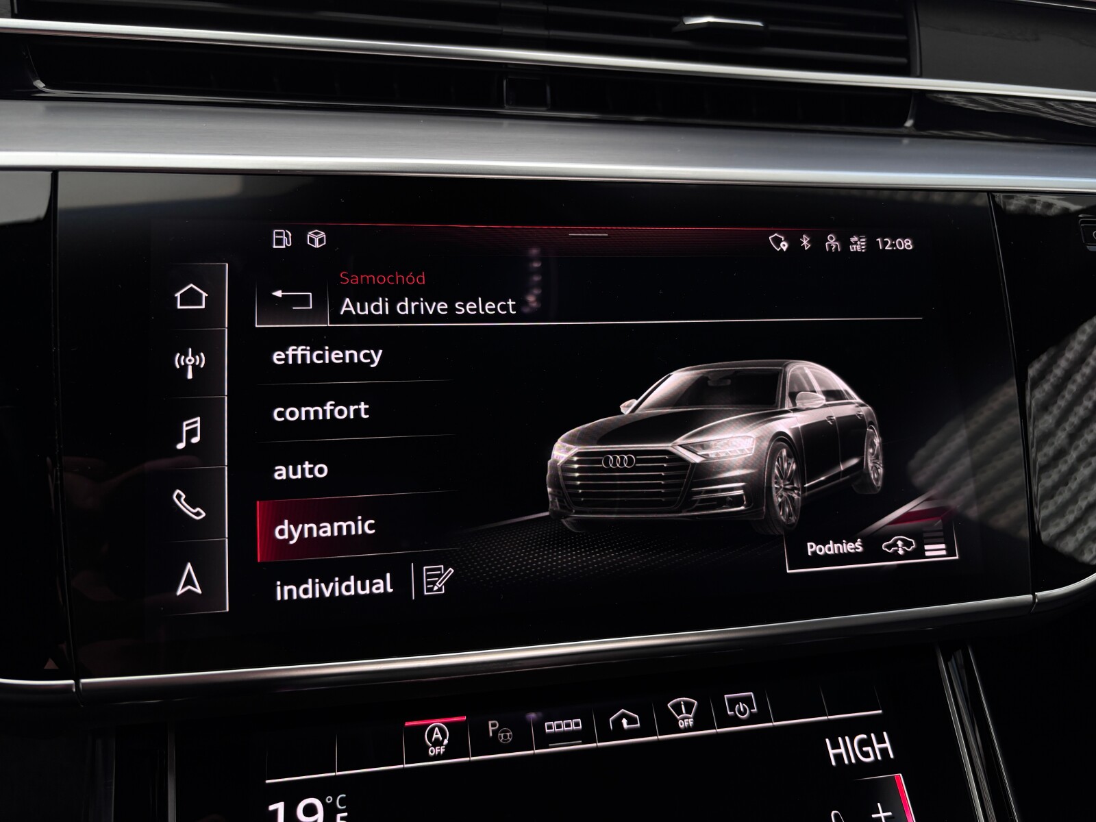 Audi A8 - zdjęcie 34