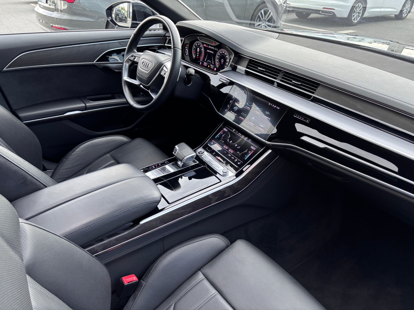 Audi A8 - zdjęcie 22