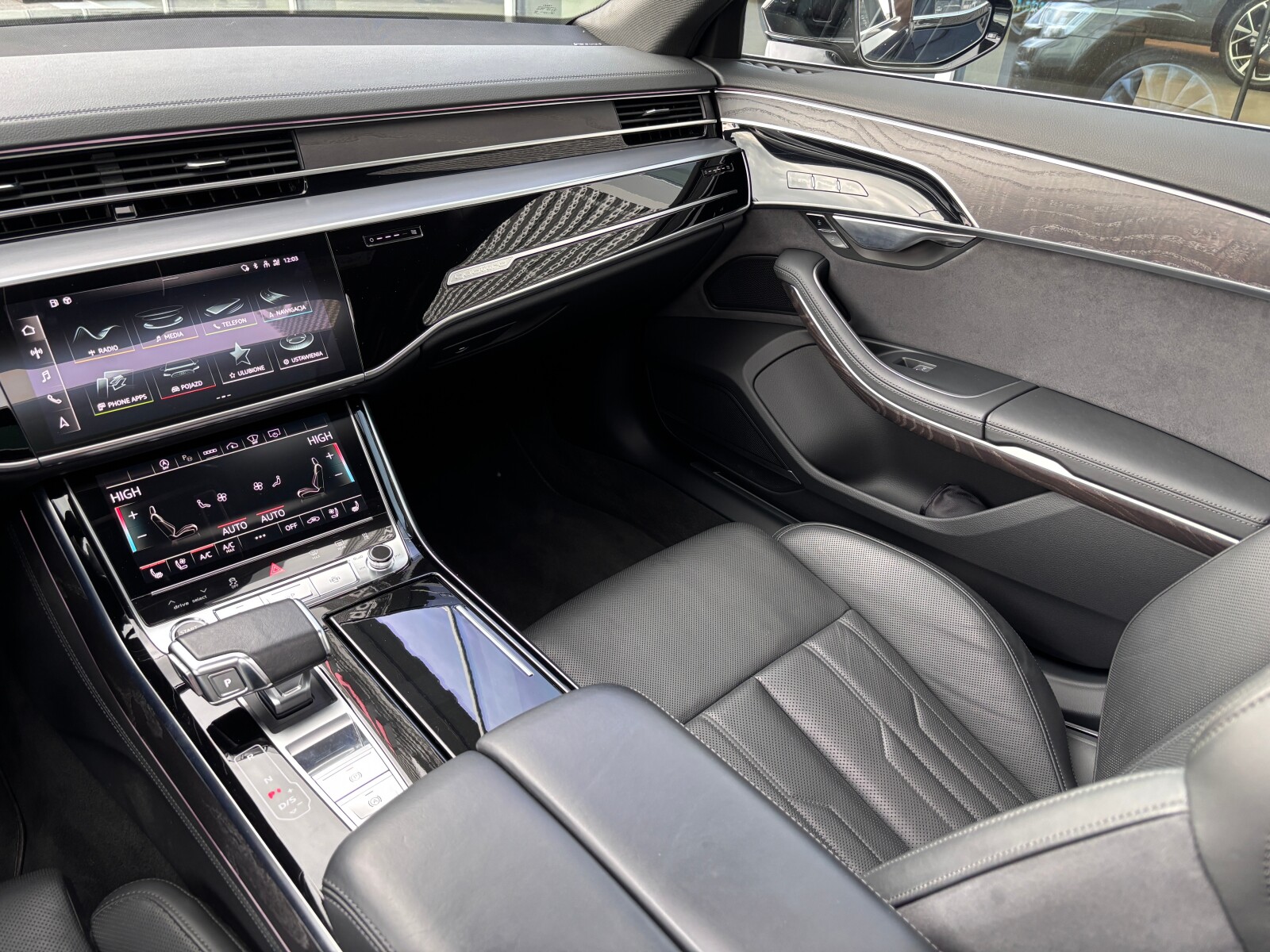 Audi A8 - zdjęcie 20