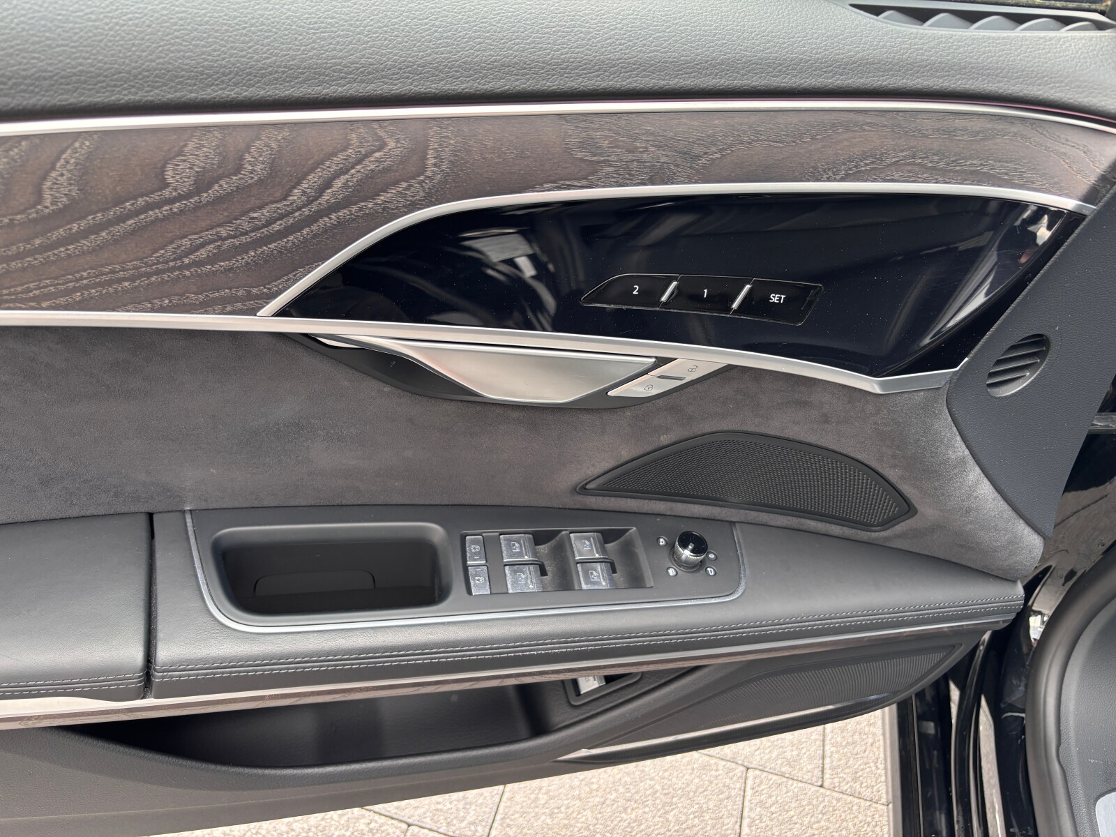 Audi A8 - zdjęcie 10
