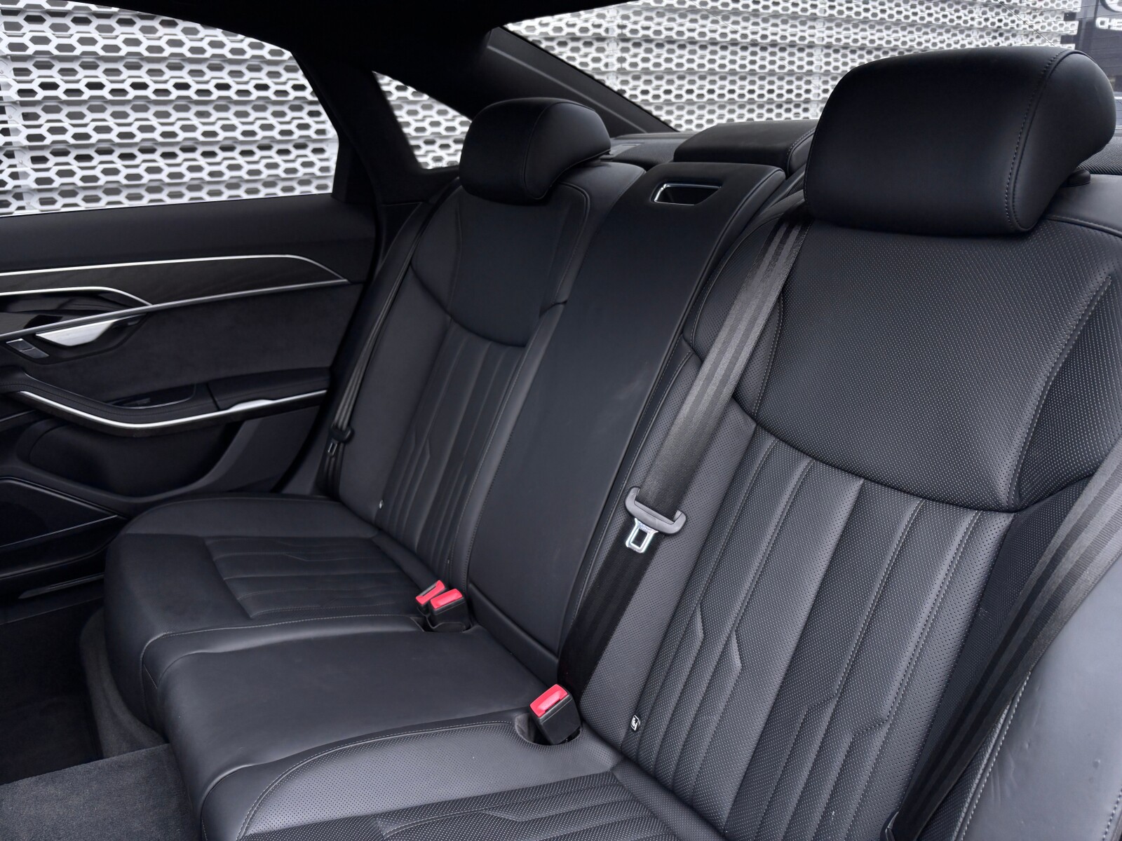 Audi A8 - zdjęcie 26