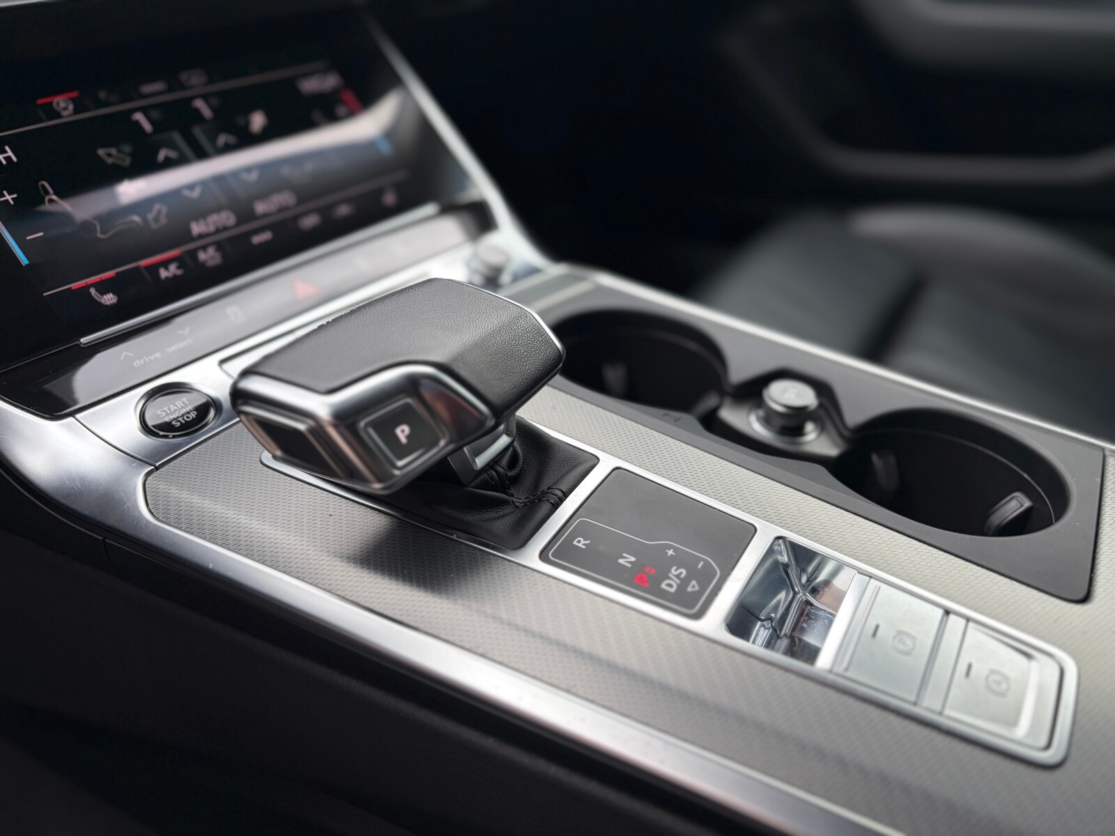 Audi A6 Avant - zdjęcie 19