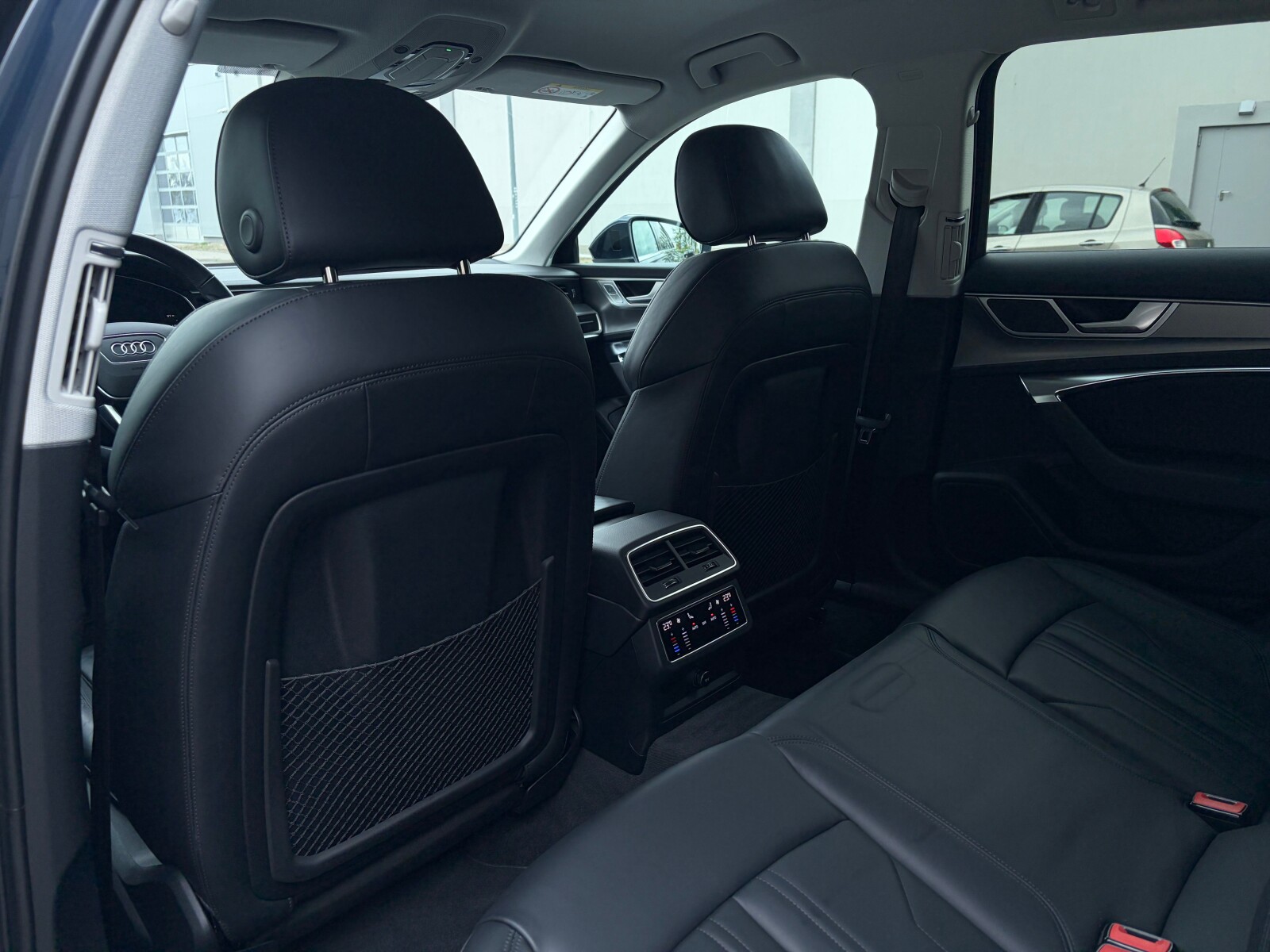 Audi A6 Avant - zdjęcie 24