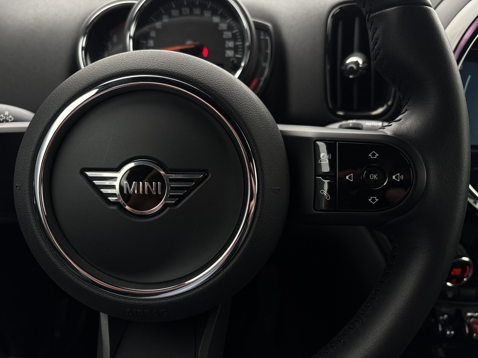 MINI Countryman - zdjęcie 18