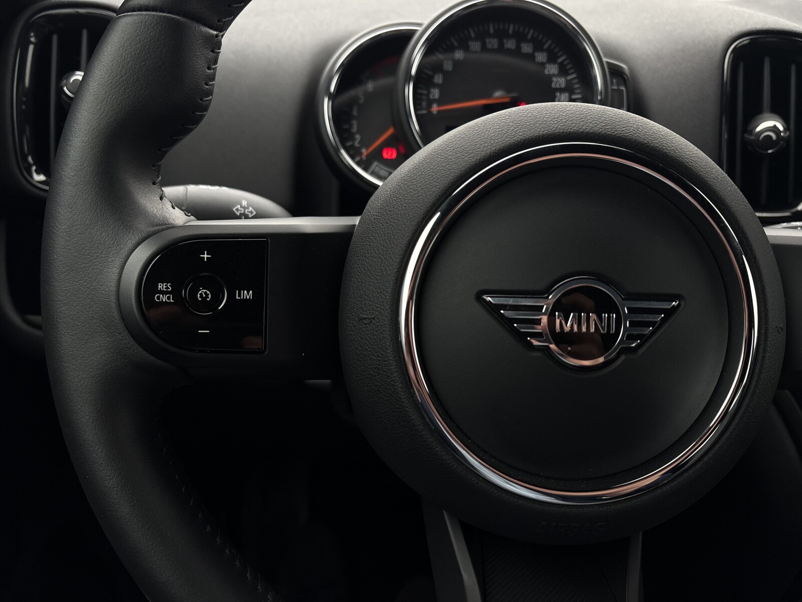 MINI Countryman - zdjęcie 17