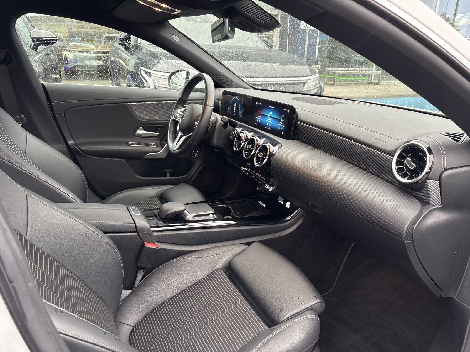 Mercedes-Benz CLA 200 - zdjęcie 9