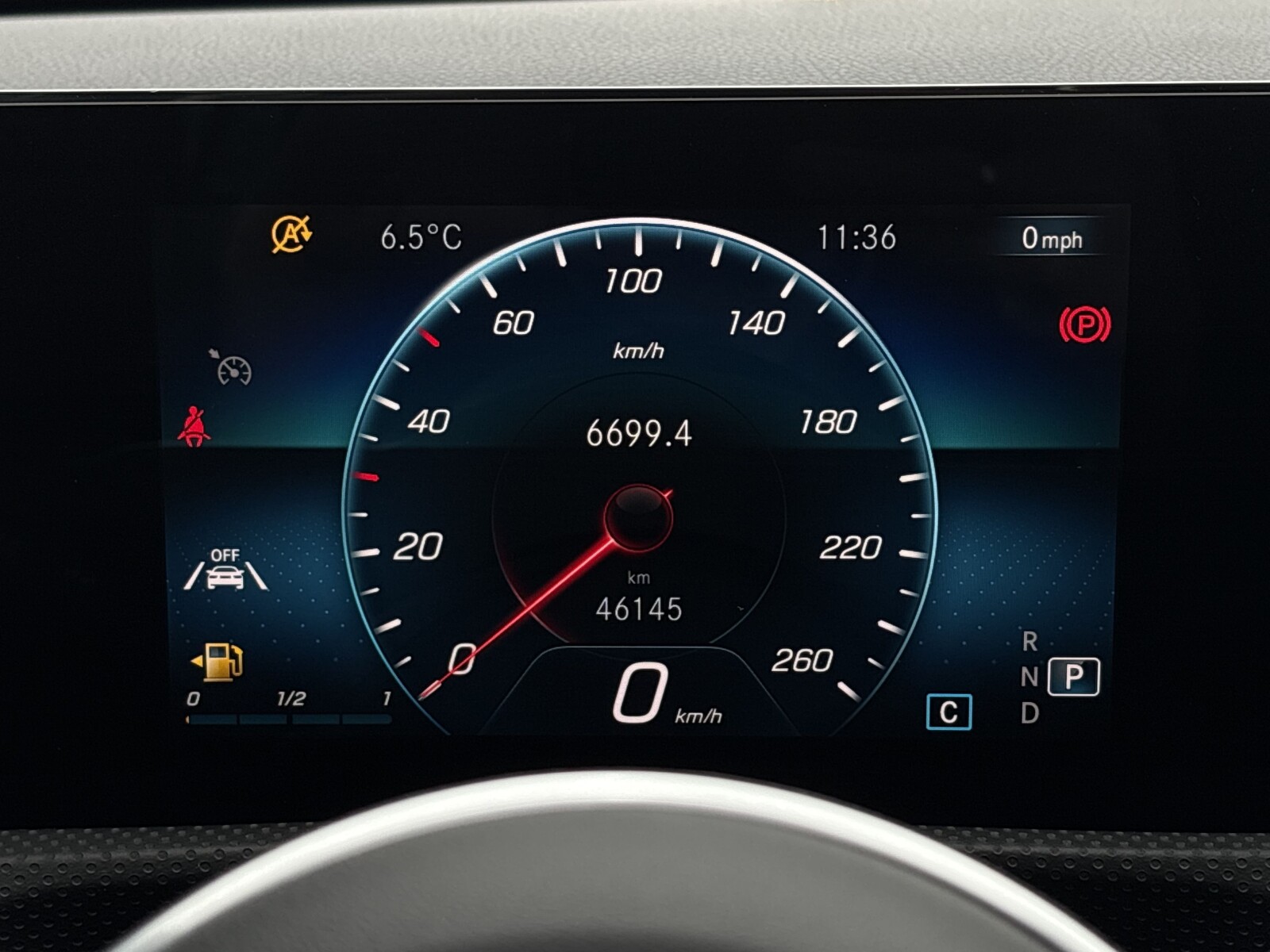 Mercedes-Benz CLA 200 - zdjęcie 16
