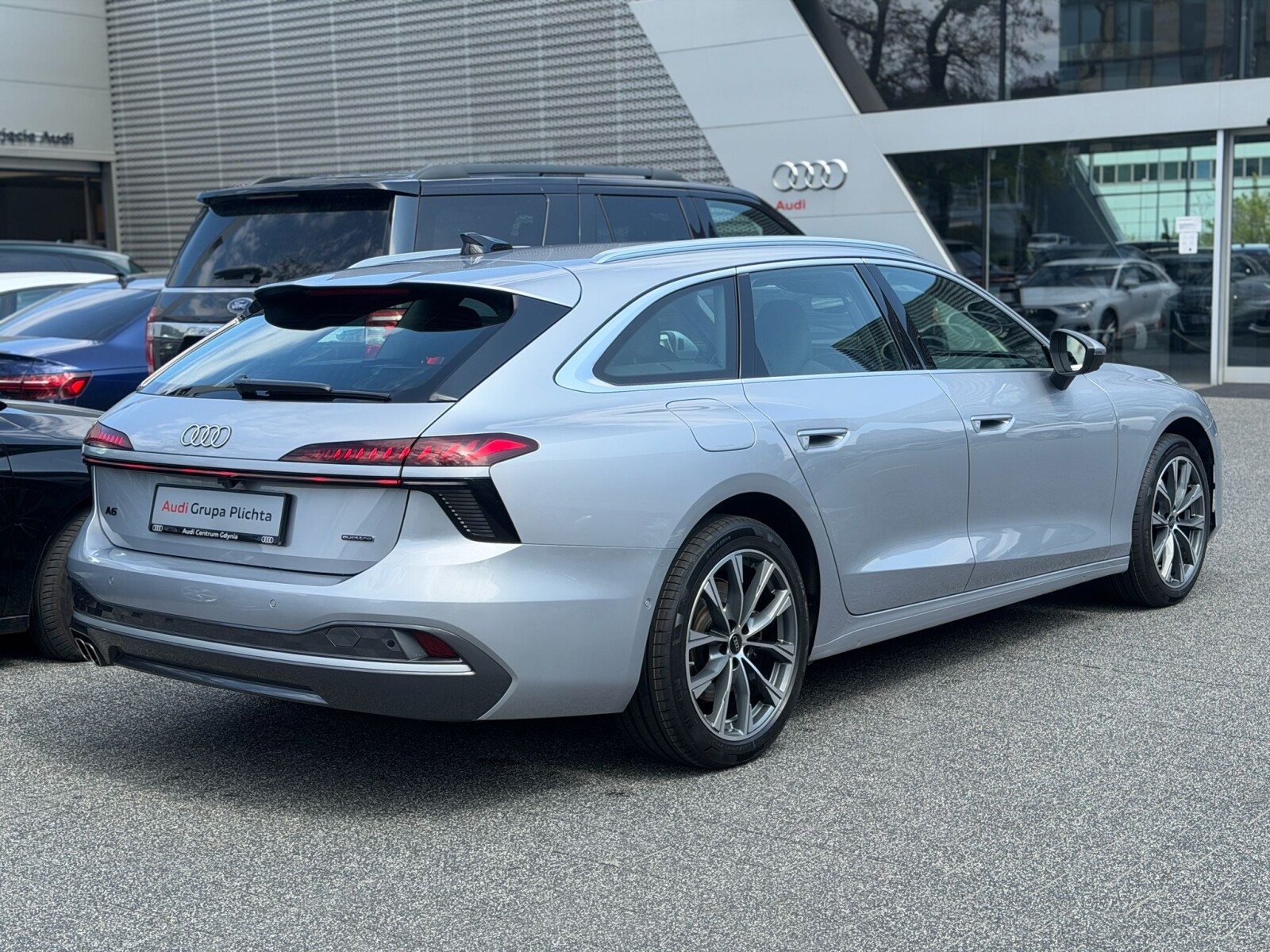 Audi A6 Avant - zdjęcie 10