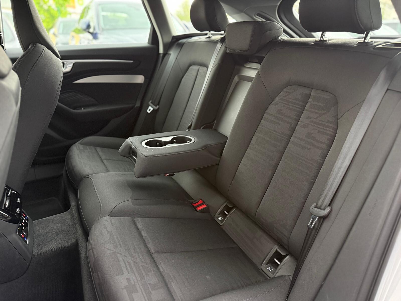 Audi A6 Avant - zdjęcie 20