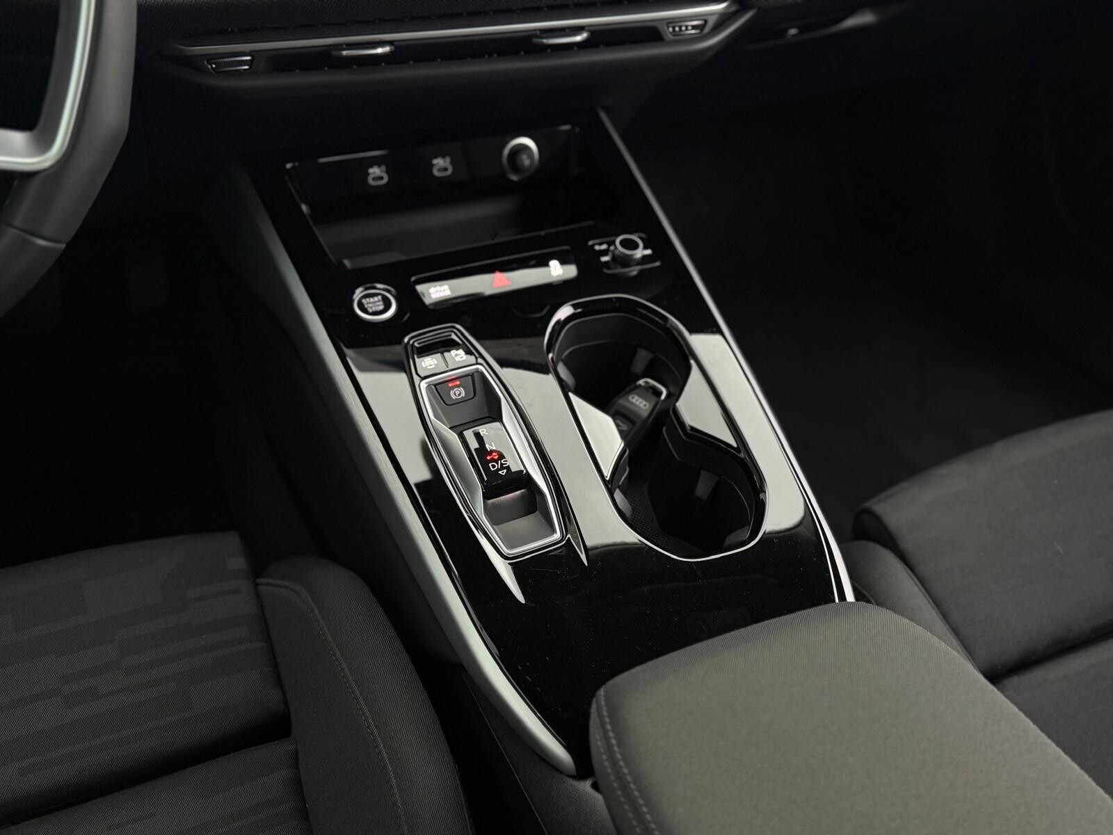 Audi A6 Avant - zdjęcie 30