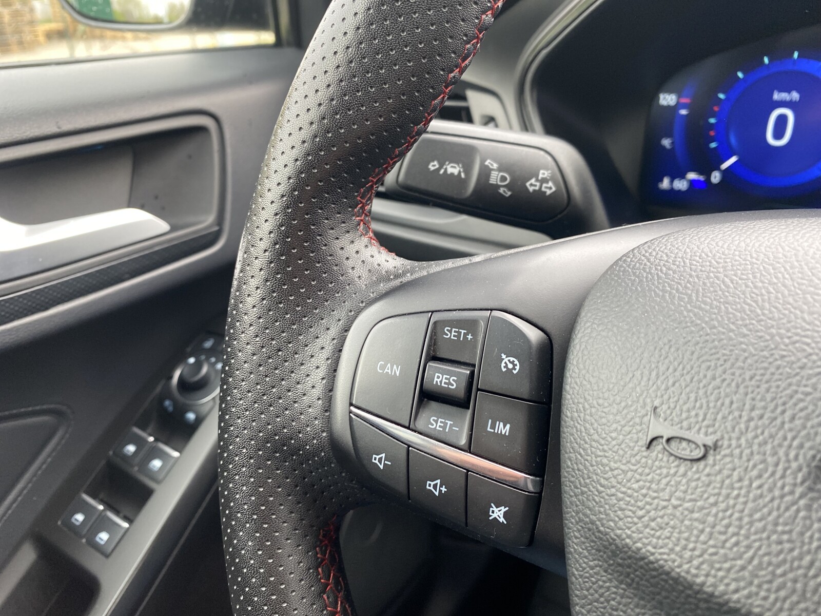Ford Focus - zdjęcie 18