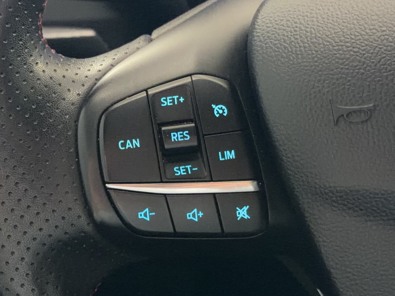 Ford Focus - zdjęcie 17