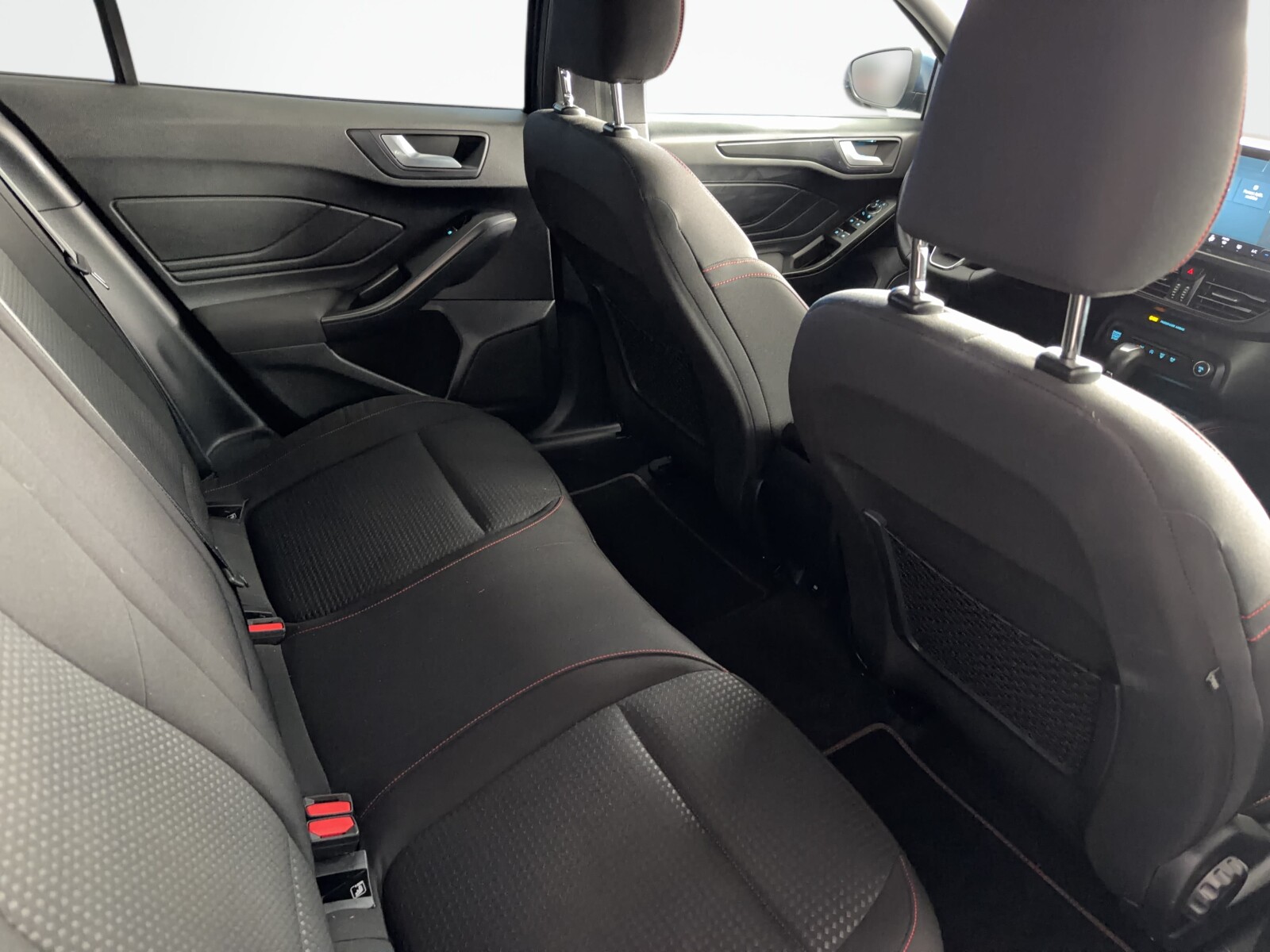 Ford Focus - zdjęcie 9