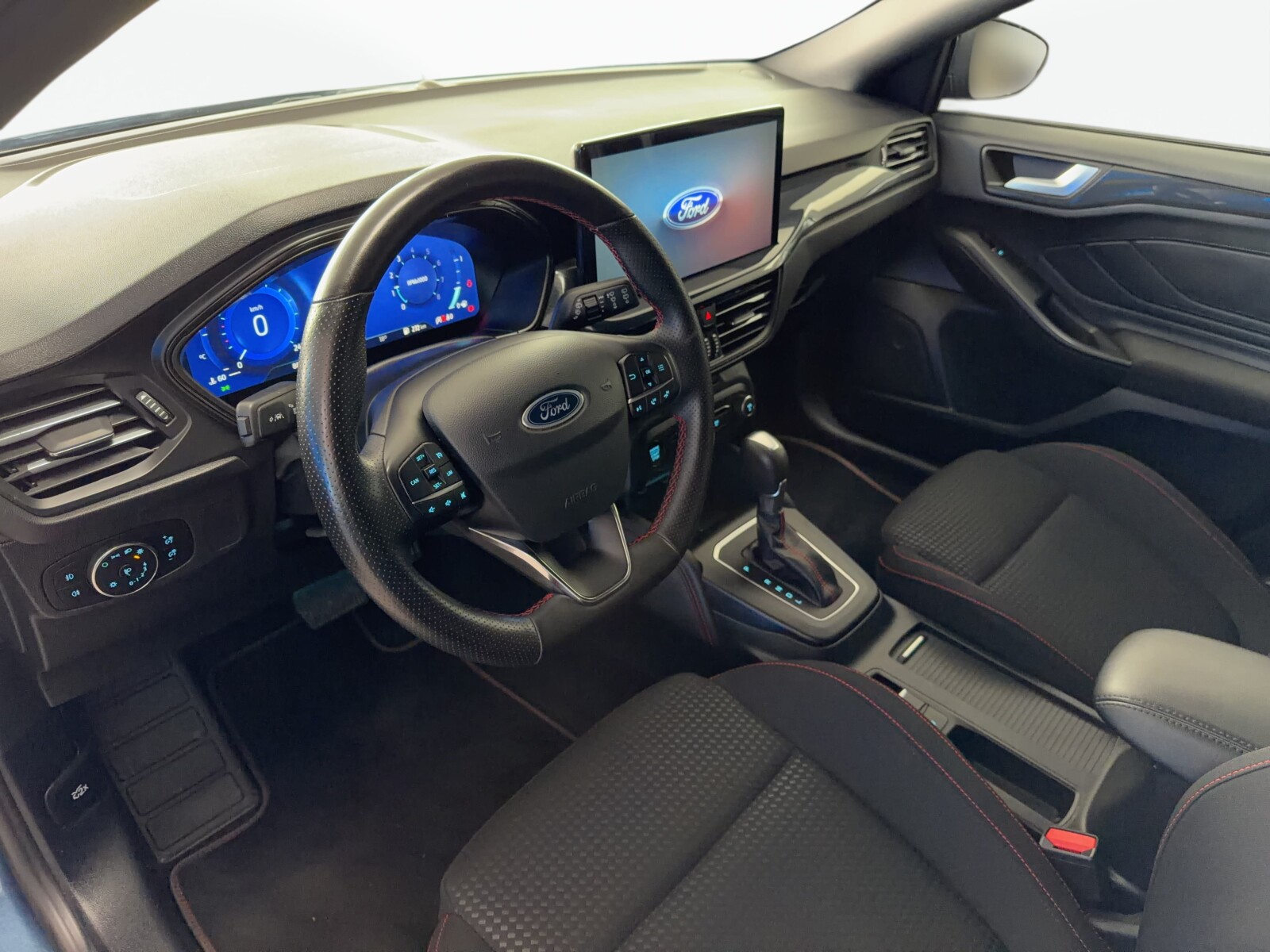 Ford Focus - zdjęcie 30