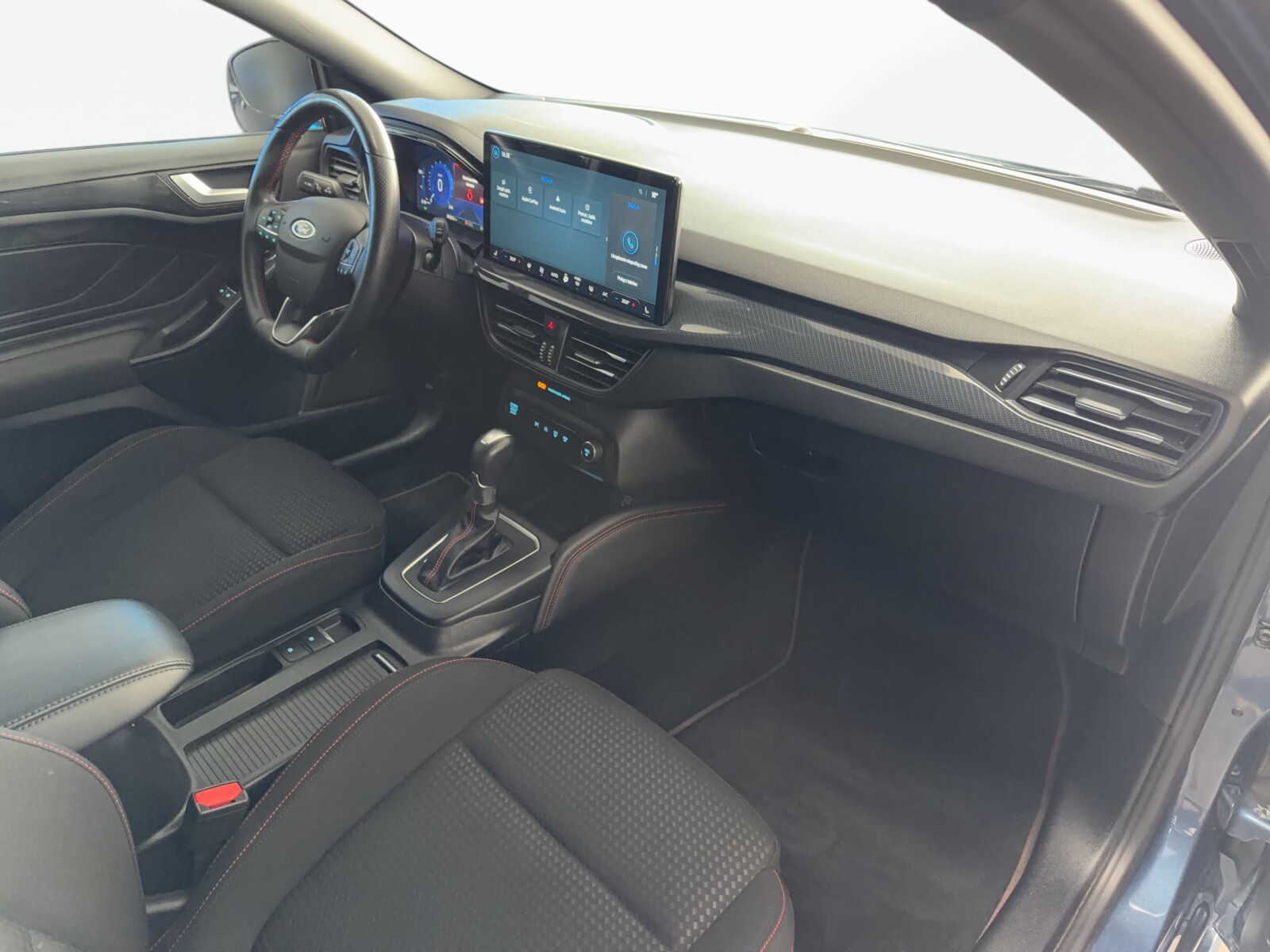 Ford Focus - zdjęcie 34