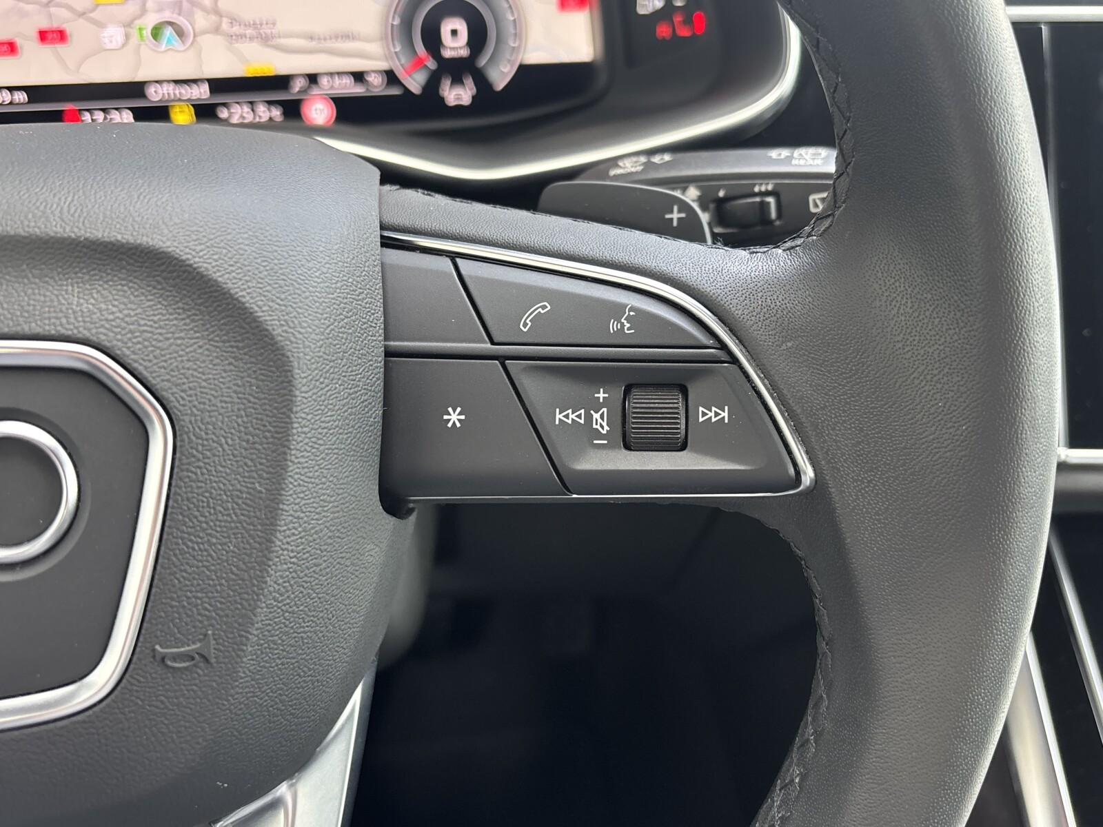 Audi Q8 - zdjęcie 13