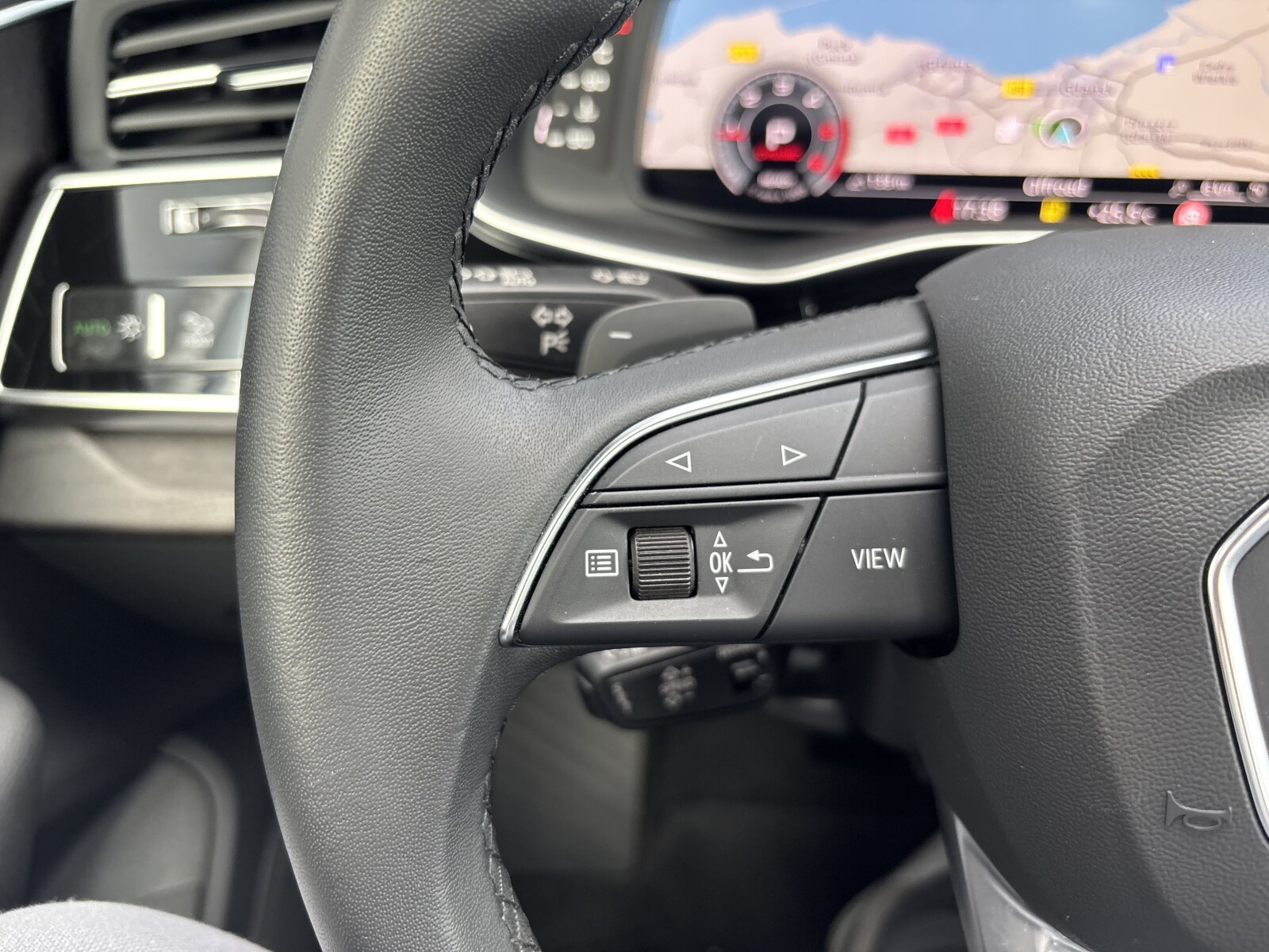 Audi Q8 - zdjęcie 11