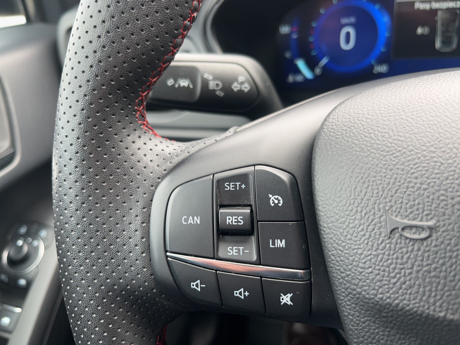 Ford Focus - zdjęcie 23
