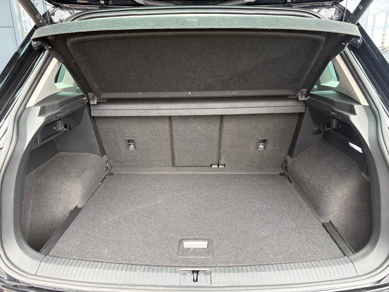 Volkswagen Tiguan - zdjęcie 18