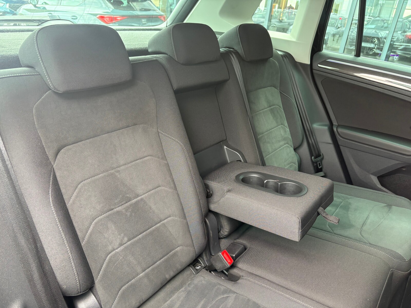 Volkswagen Tiguan - zdjęcie 15