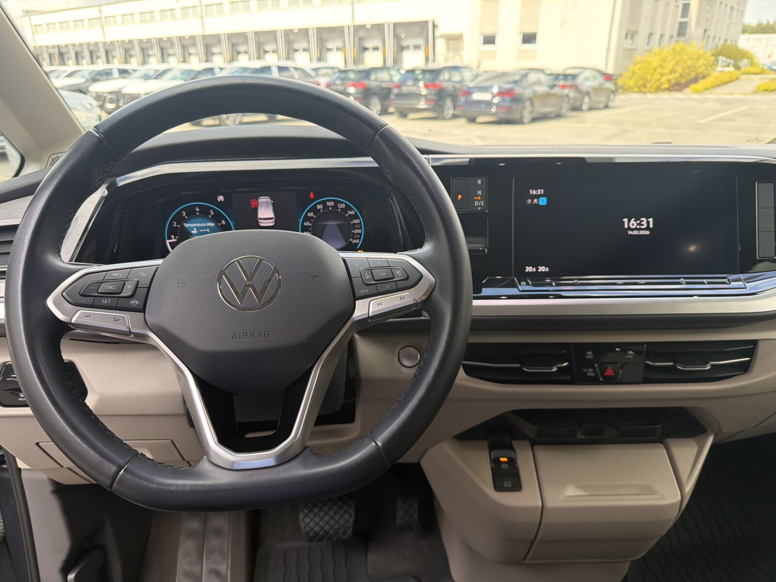 Volkswagen Multivan - zdjęcie 13