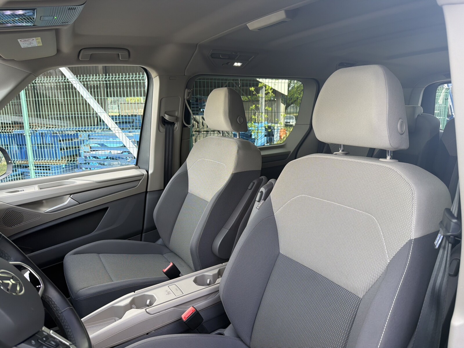 Volkswagen Multivan - zdjęcie 11