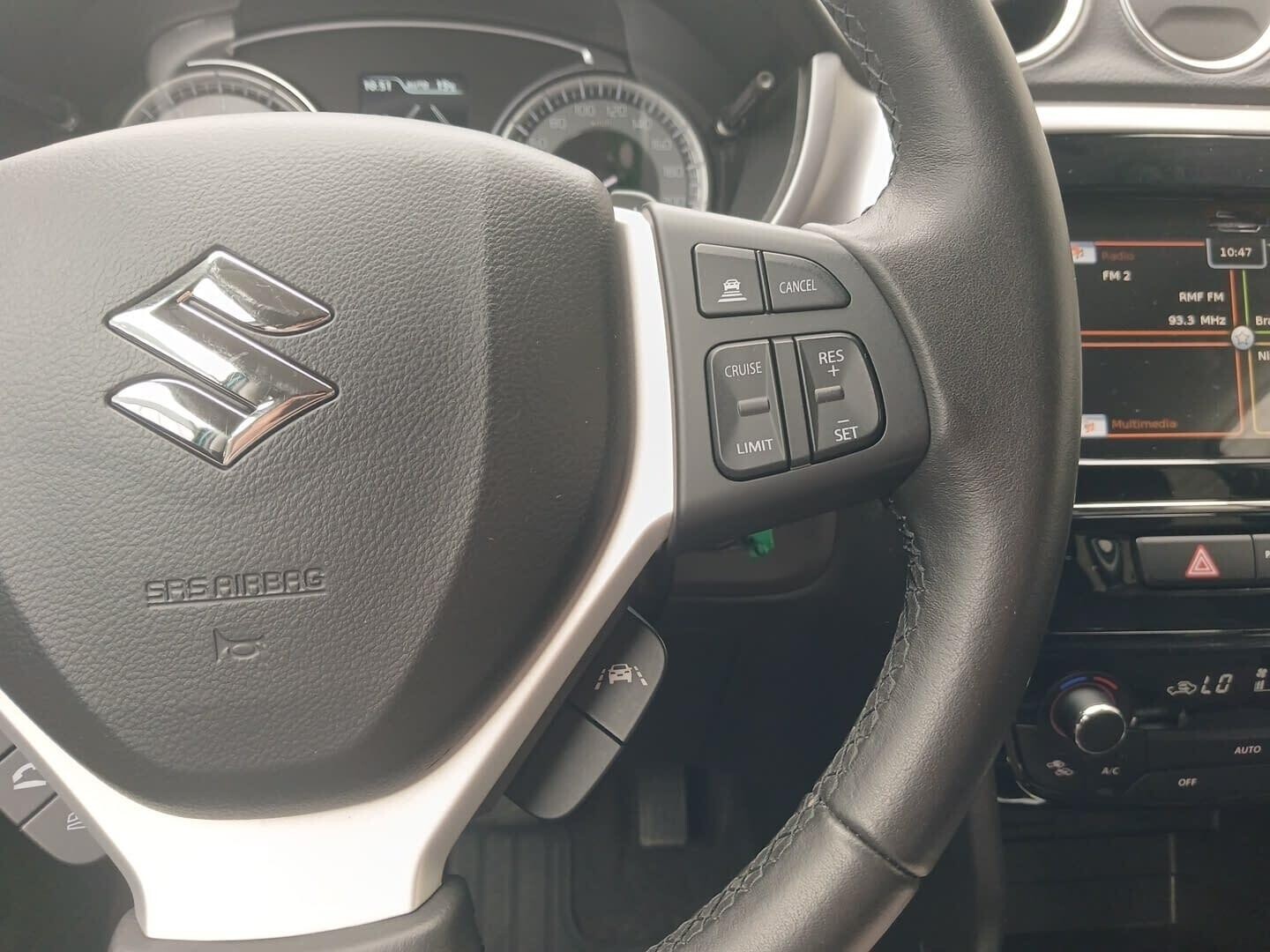 Suzuki Vitara - zdjęcie 17