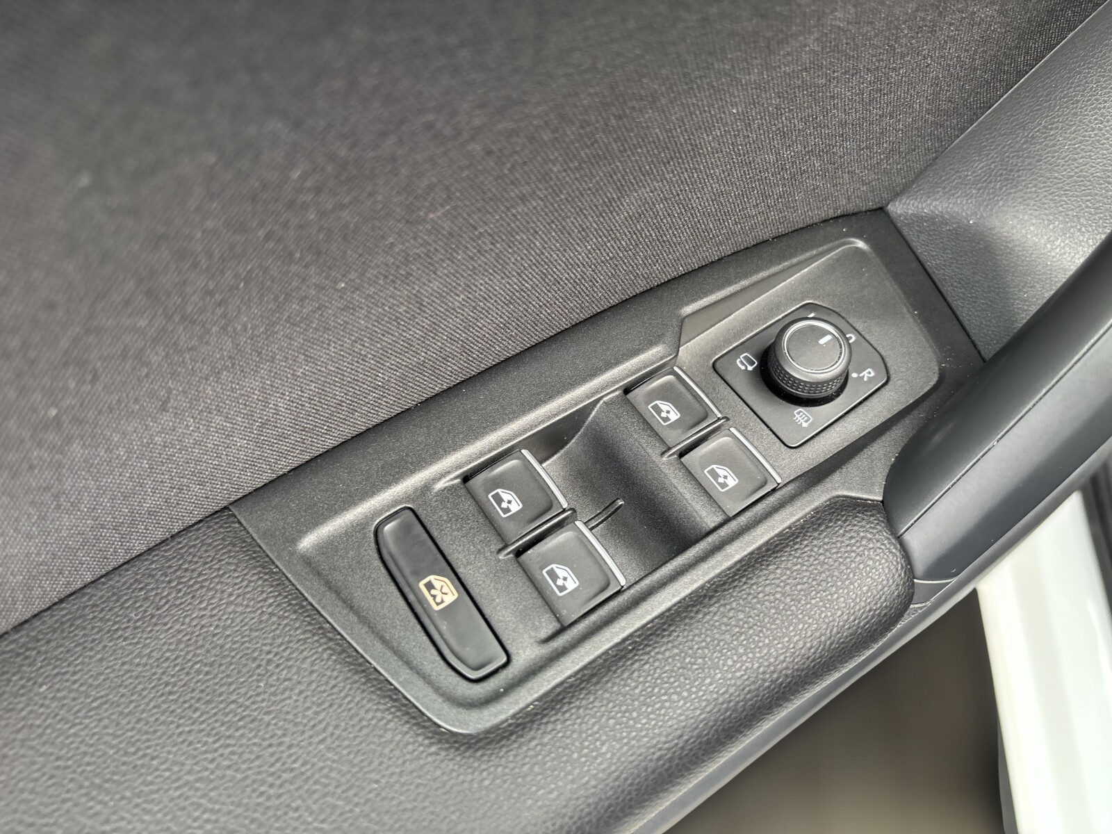 Volkswagen Tiguan - zdjęcie 26