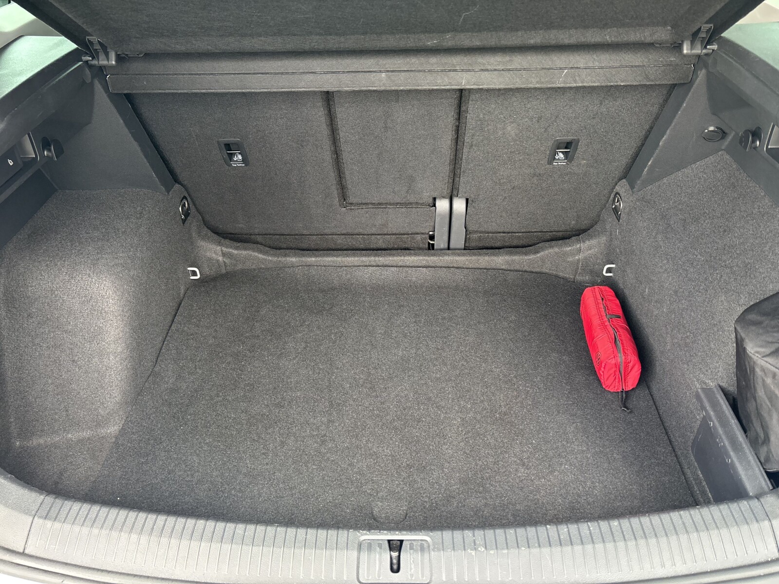 Volkswagen Tiguan - zdjęcie 17