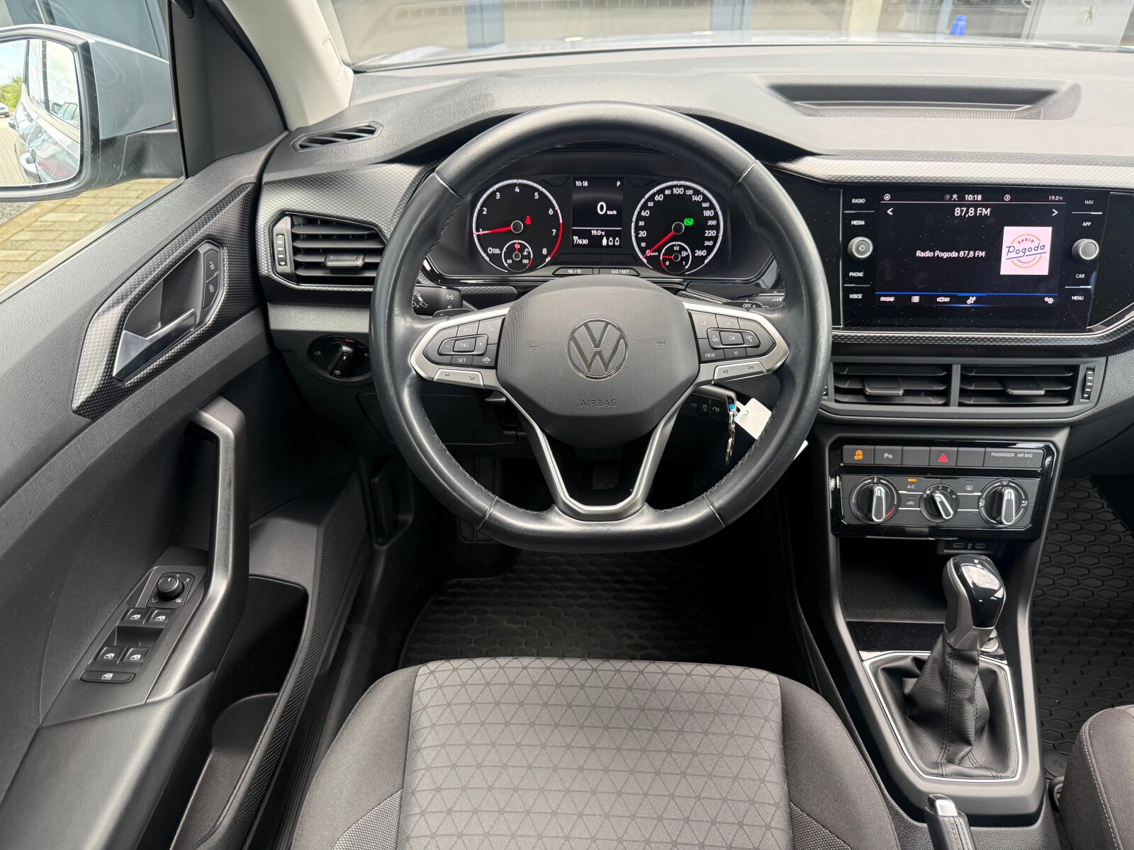Volkswagen T-Cross - zdjęcie 10