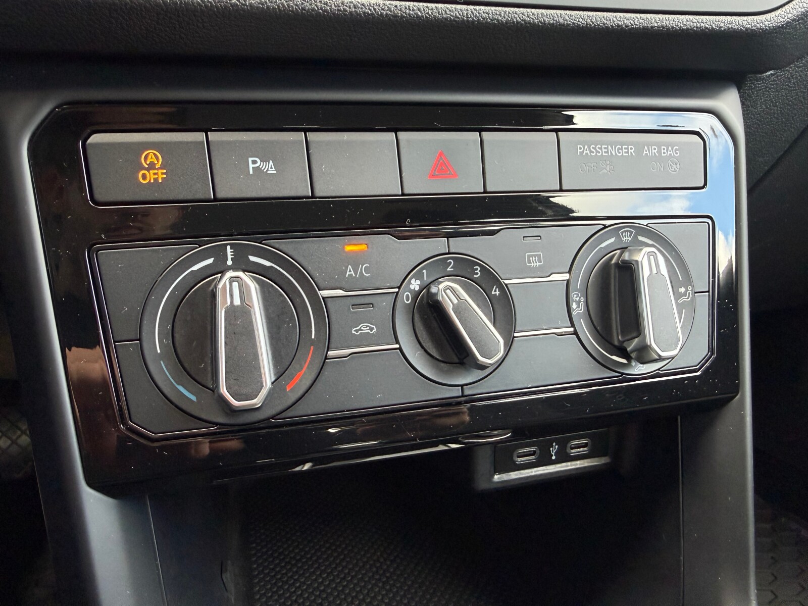 Volkswagen T-Cross - zdjęcie 23