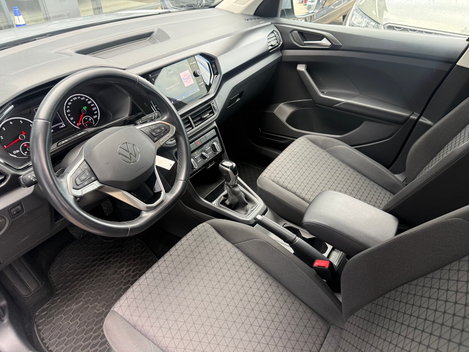 Volkswagen T-Cross - zdjęcie 11