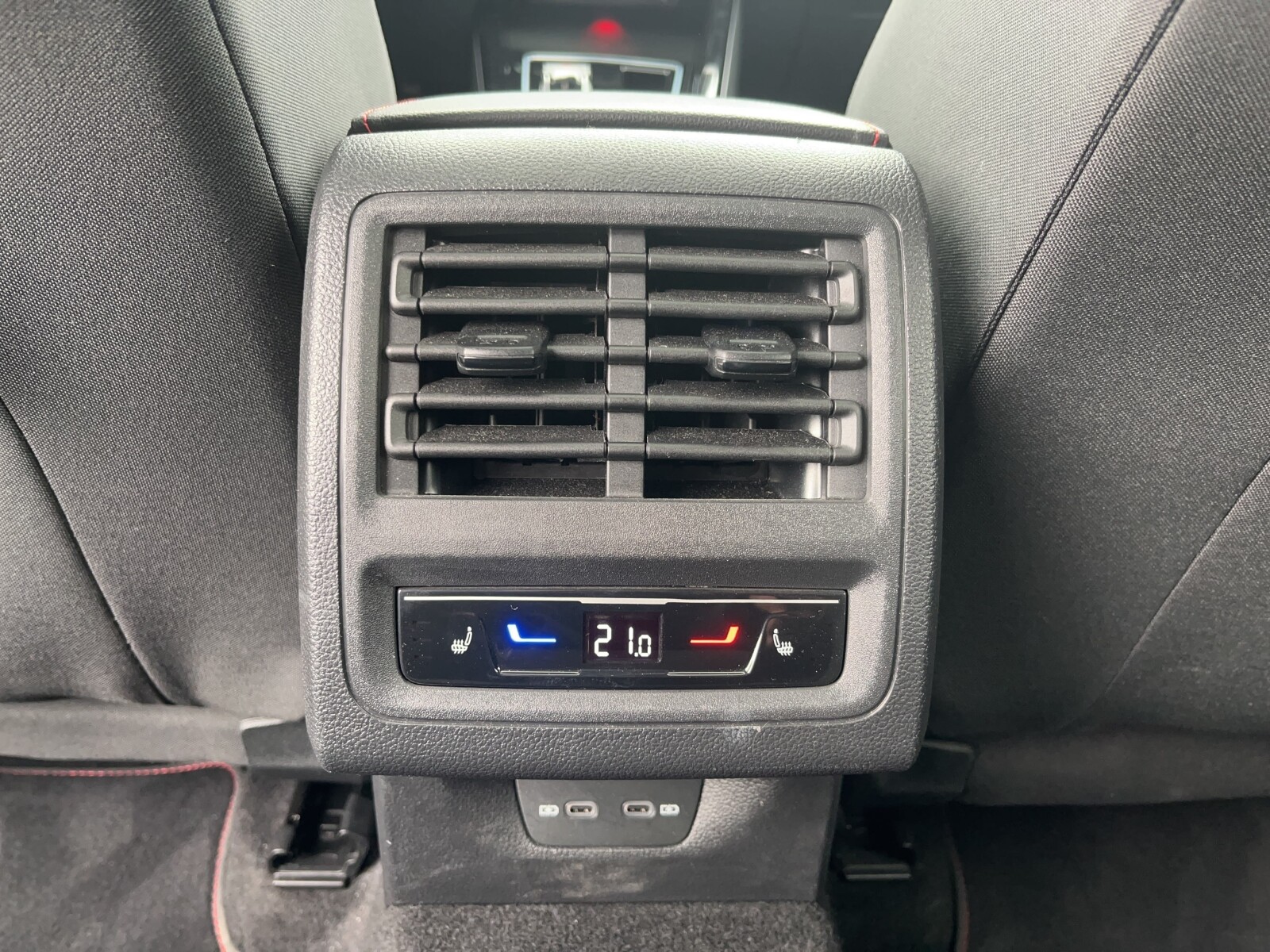 Volkswagen Golf - zdjęcie 15