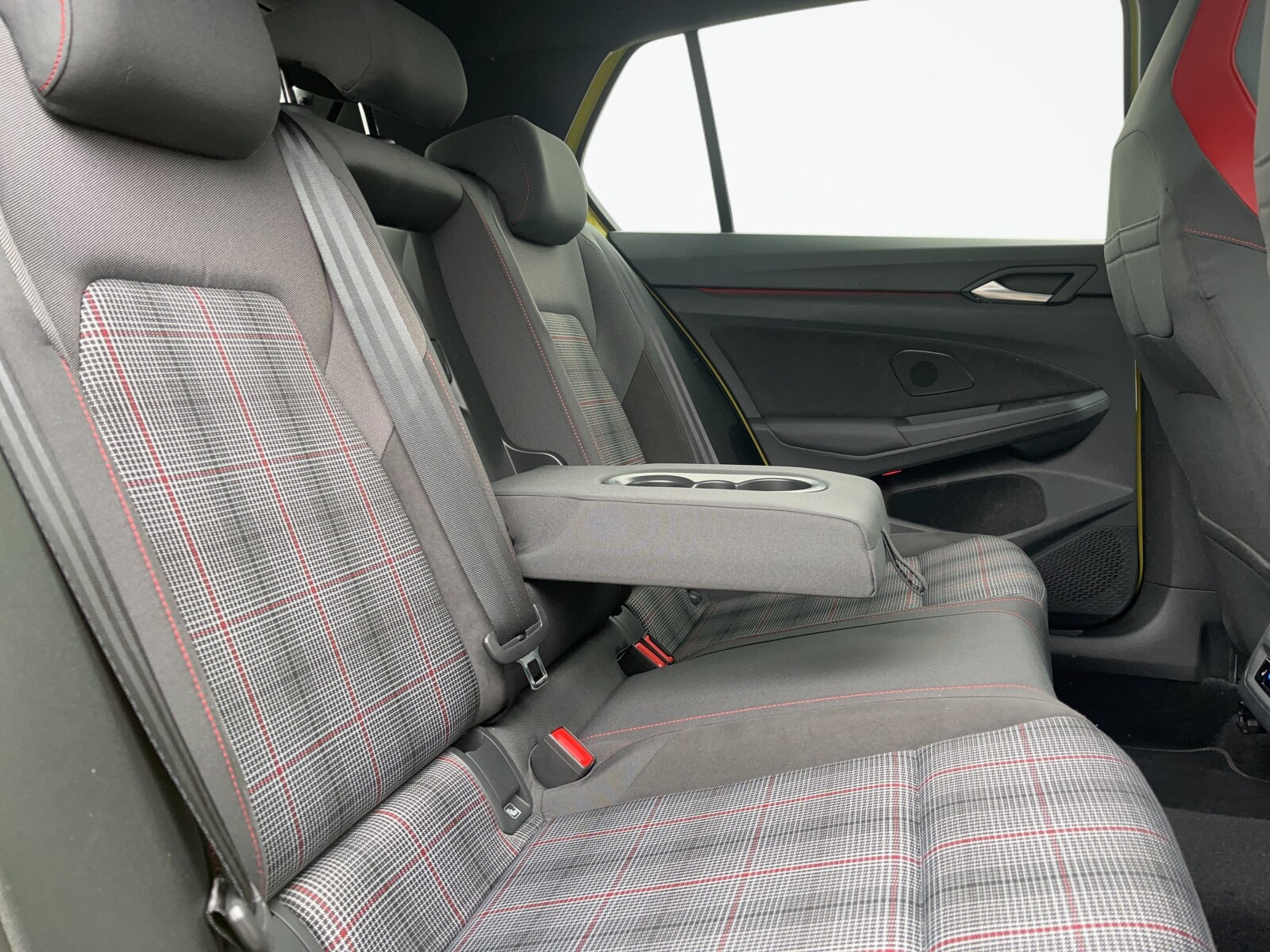 Volkswagen Golf - zdjęcie 19
