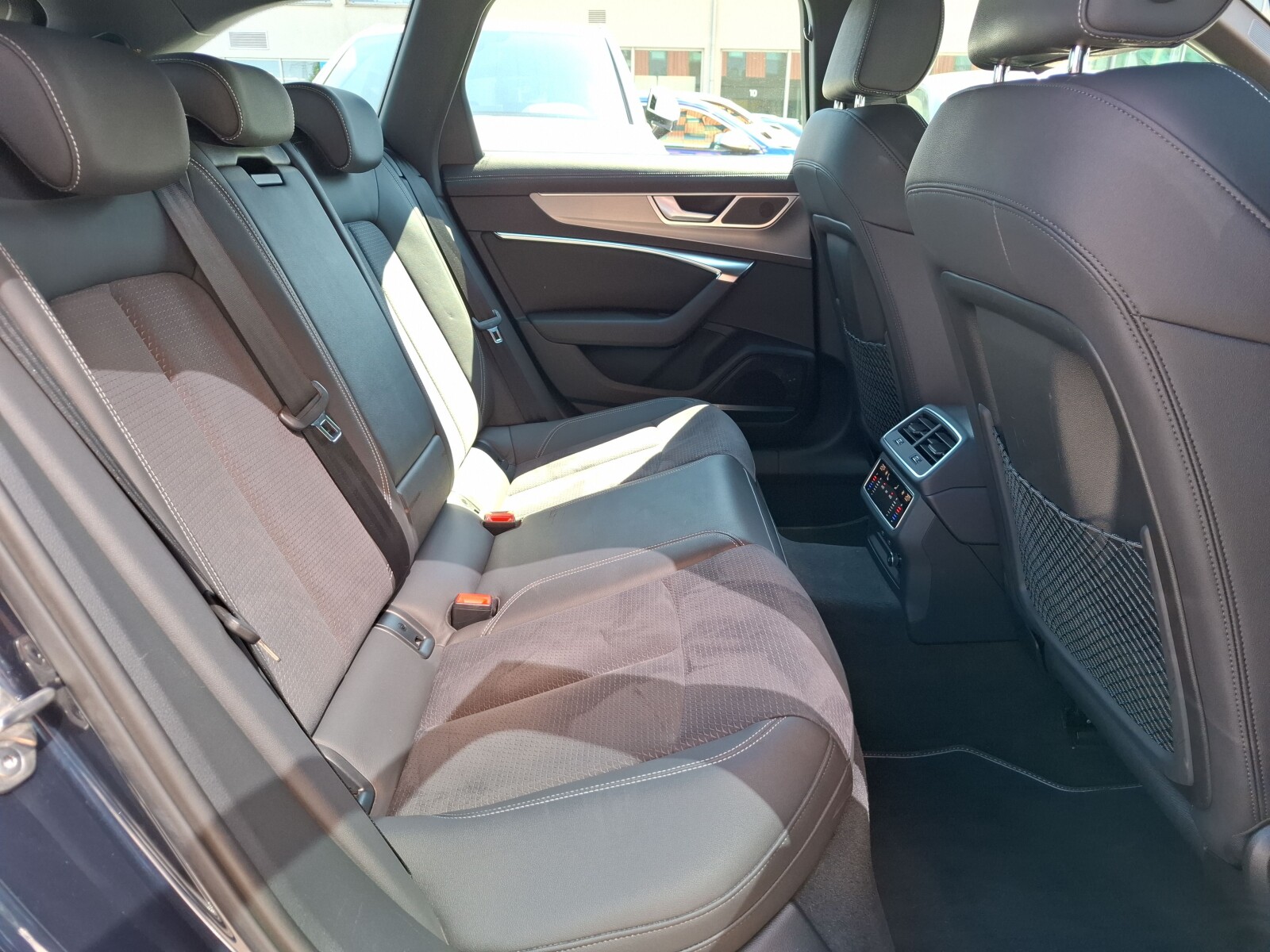 Audi A6 Avant - zdjęcie 14