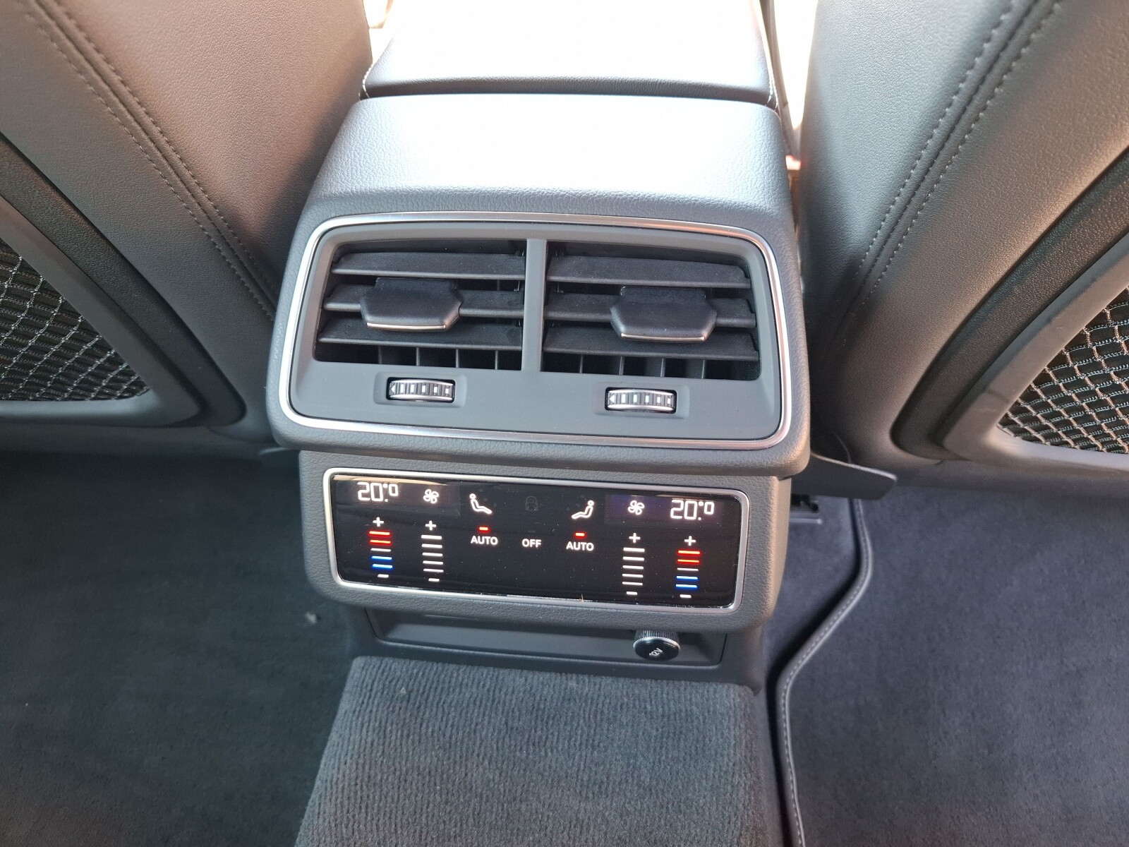 Audi A6 Avant - zdjęcie 22