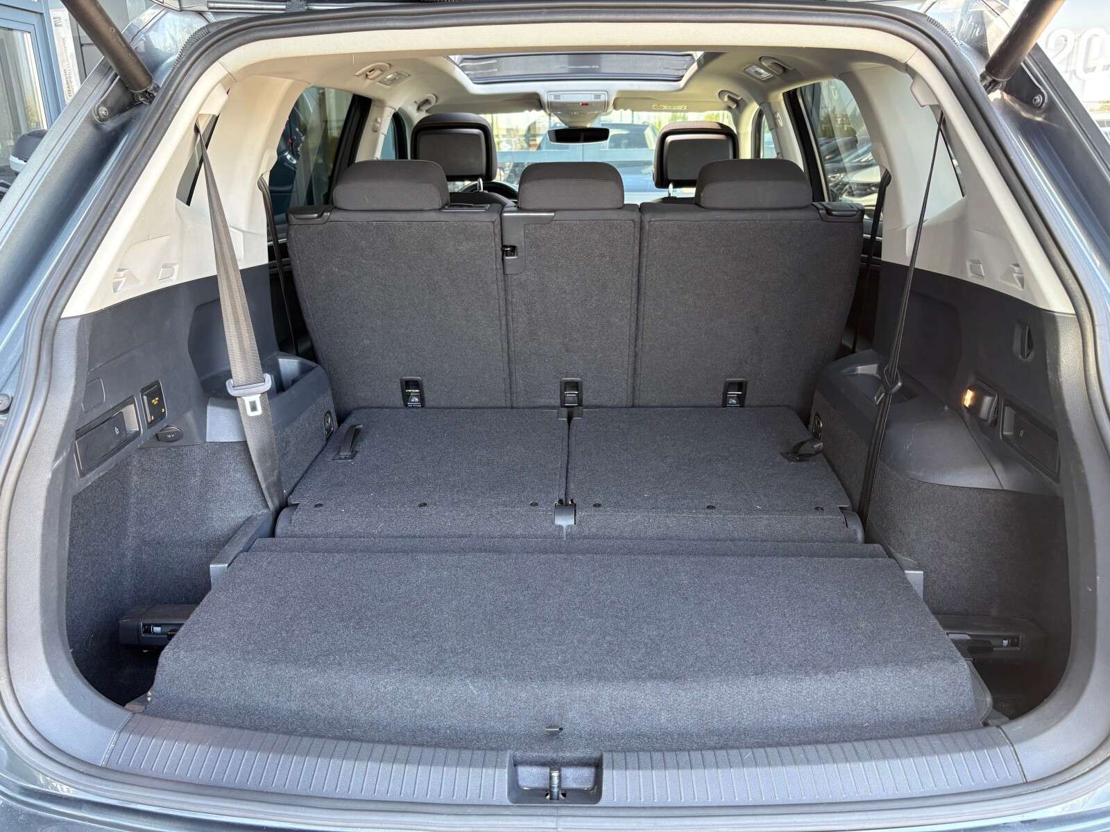 Volkswagen Tiguan Allspace - zdjęcie 21