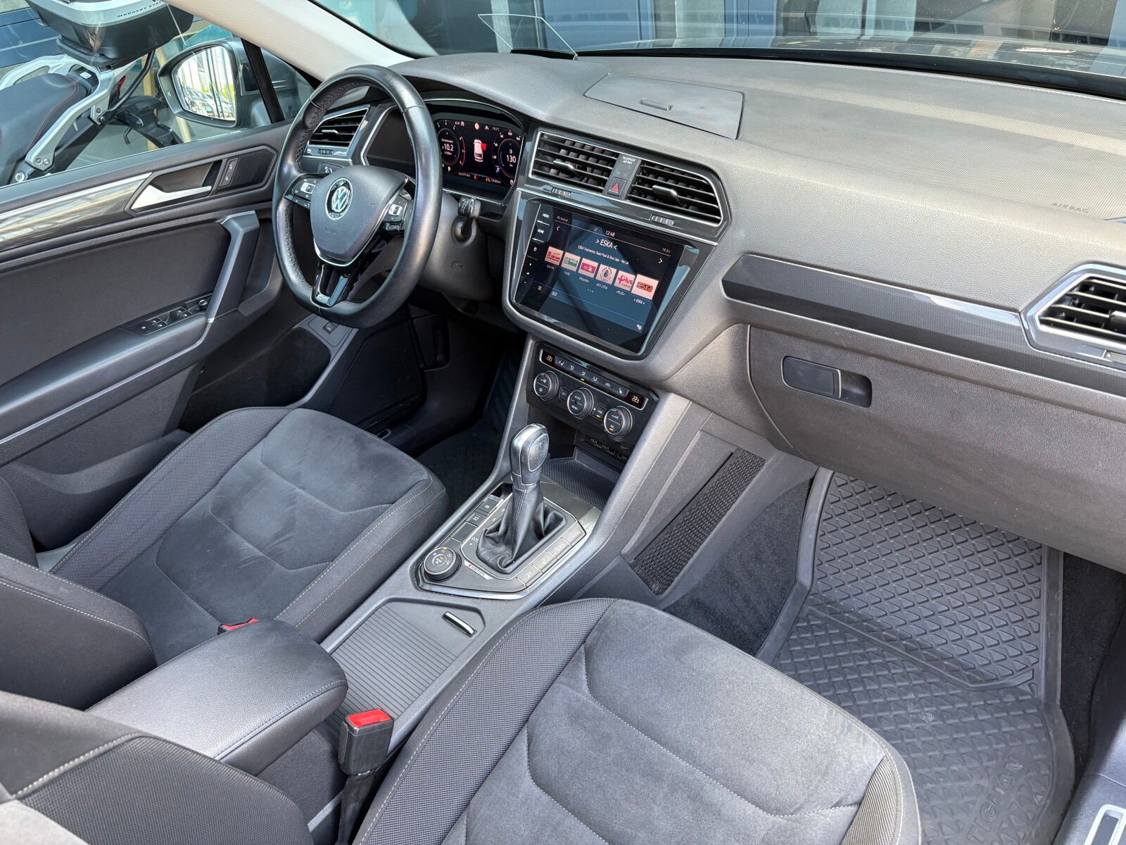 Volkswagen Tiguan Allspace - zdjęcie 17