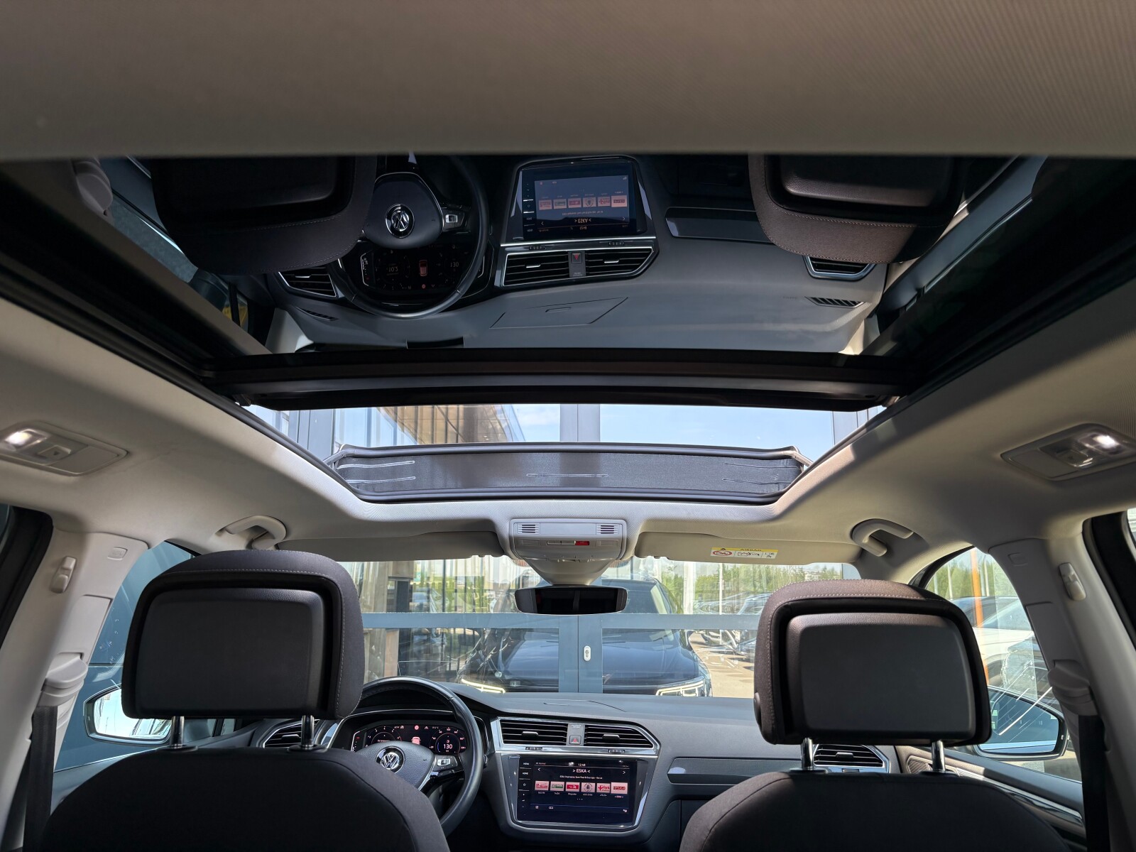 Volkswagen Tiguan Allspace - zdjęcie 19