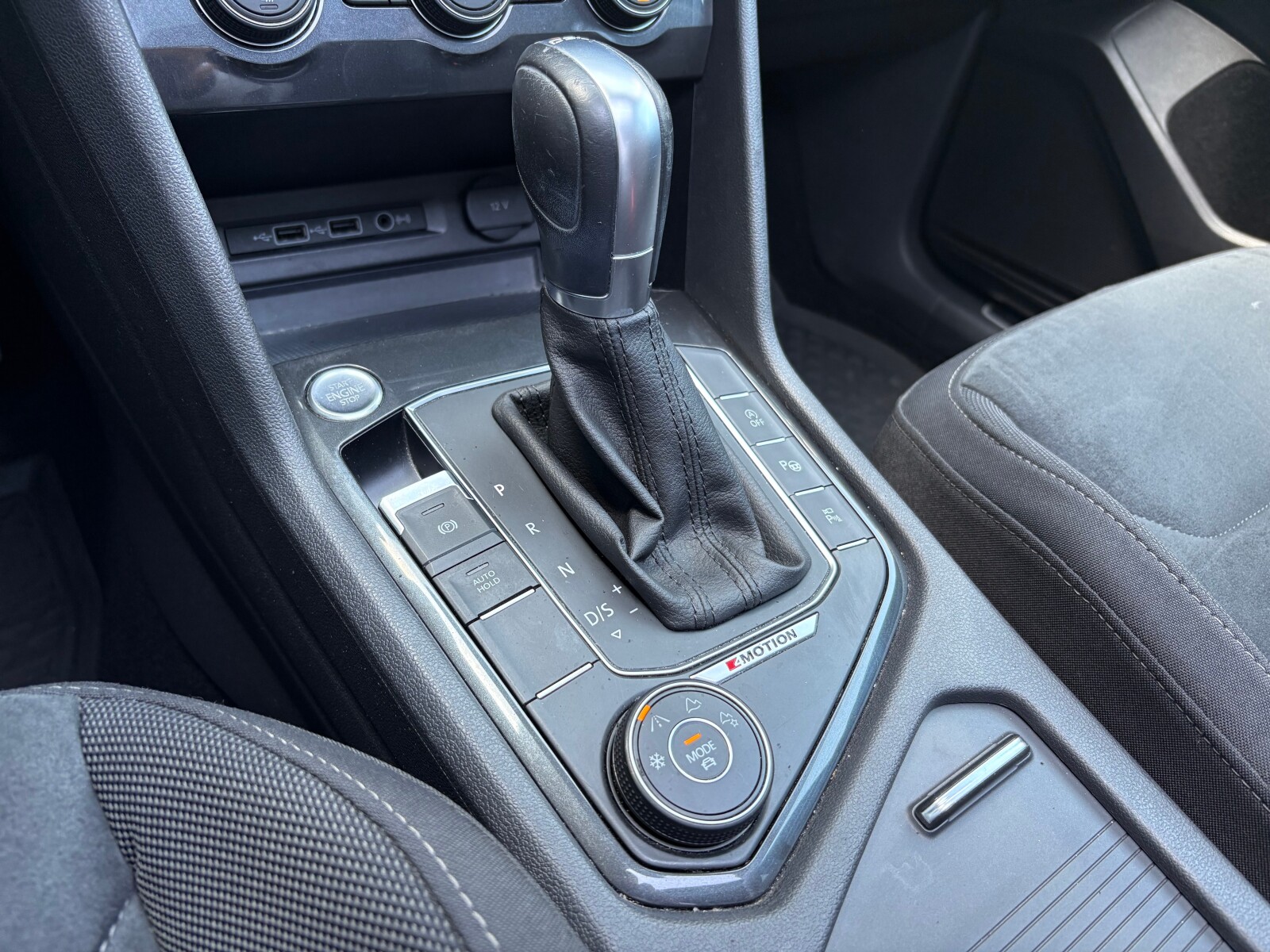 Volkswagen Tiguan Allspace - zdjęcie 30