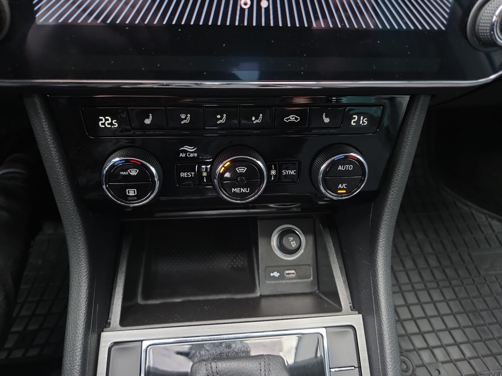Škoda Superb - zdjęcie 14