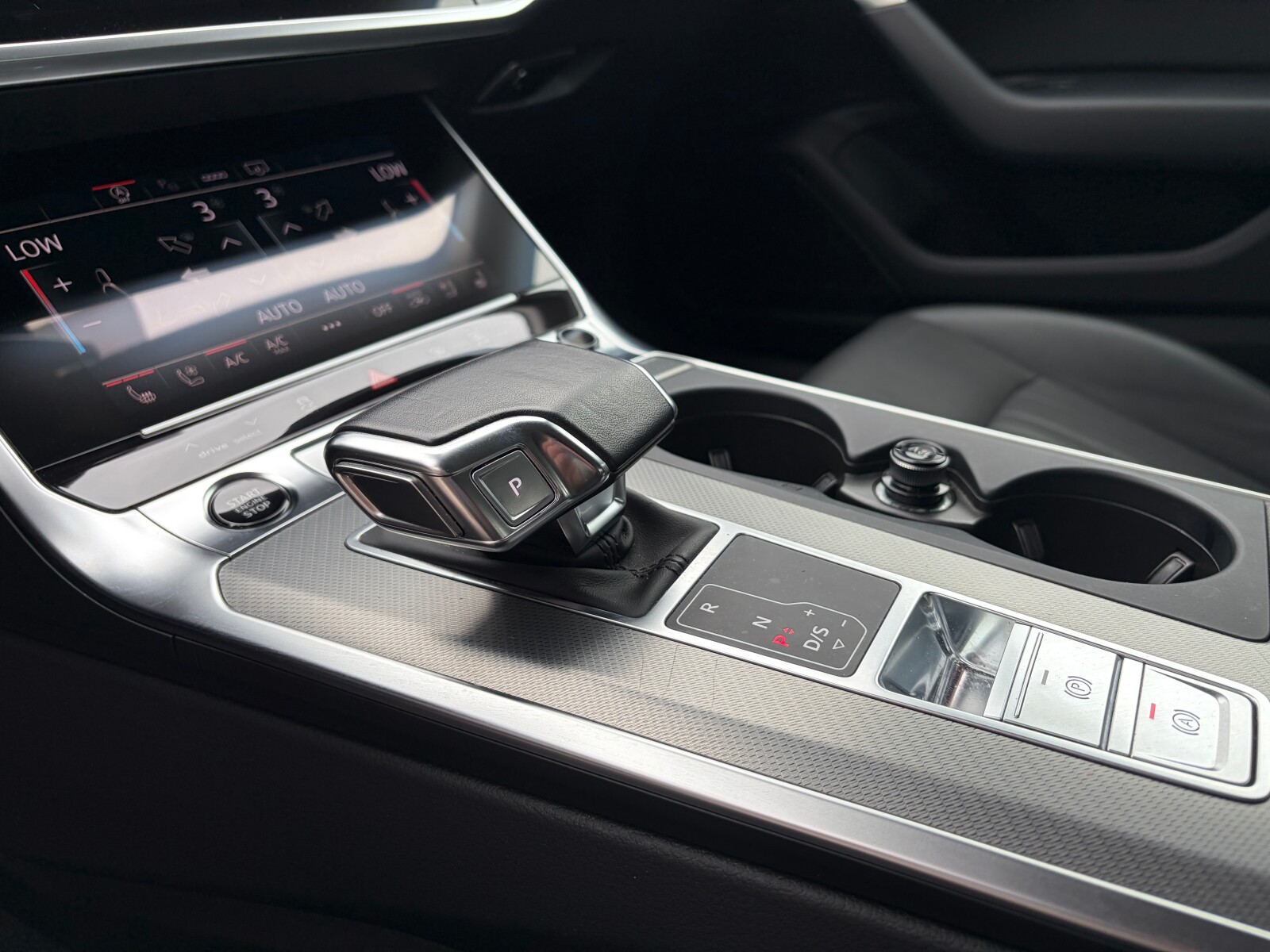 Audi A6 Avant - zdjęcie 19