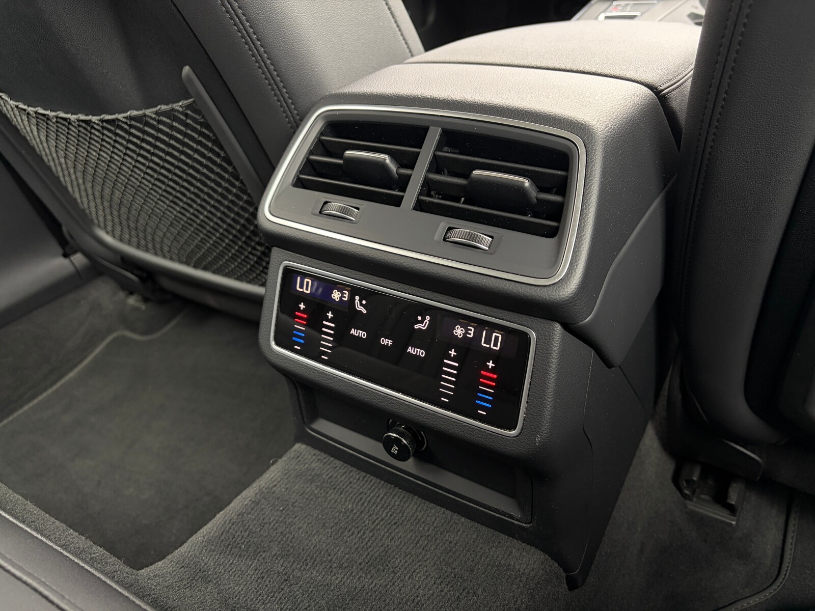 Audi A6 Avant - zdjęcie 26