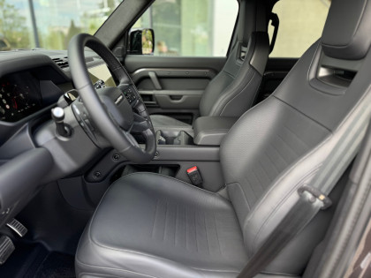 Defender MY26 4.4P V8 635 PS AWD Auto 110 OCTA