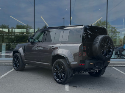 Defender MY26 4.4P V8 635 PS AWD Auto 110 OCTA