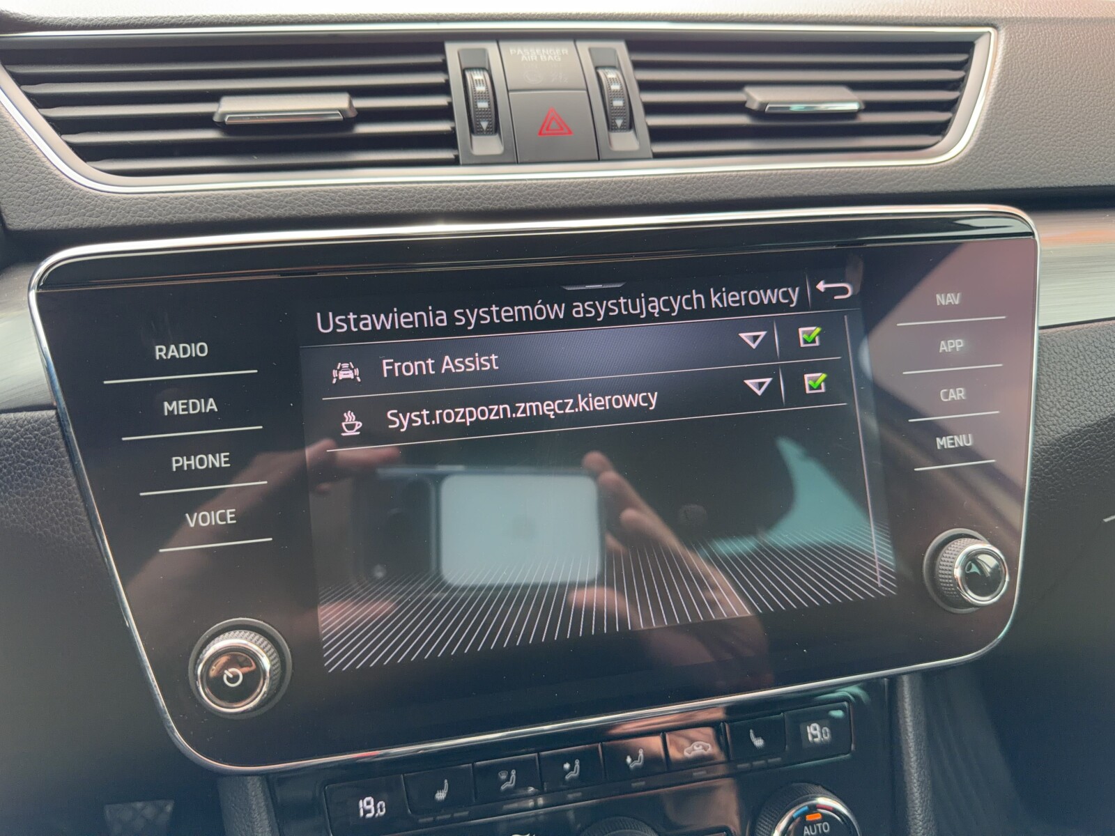 Škoda Superb Combi - zdjęcie 28