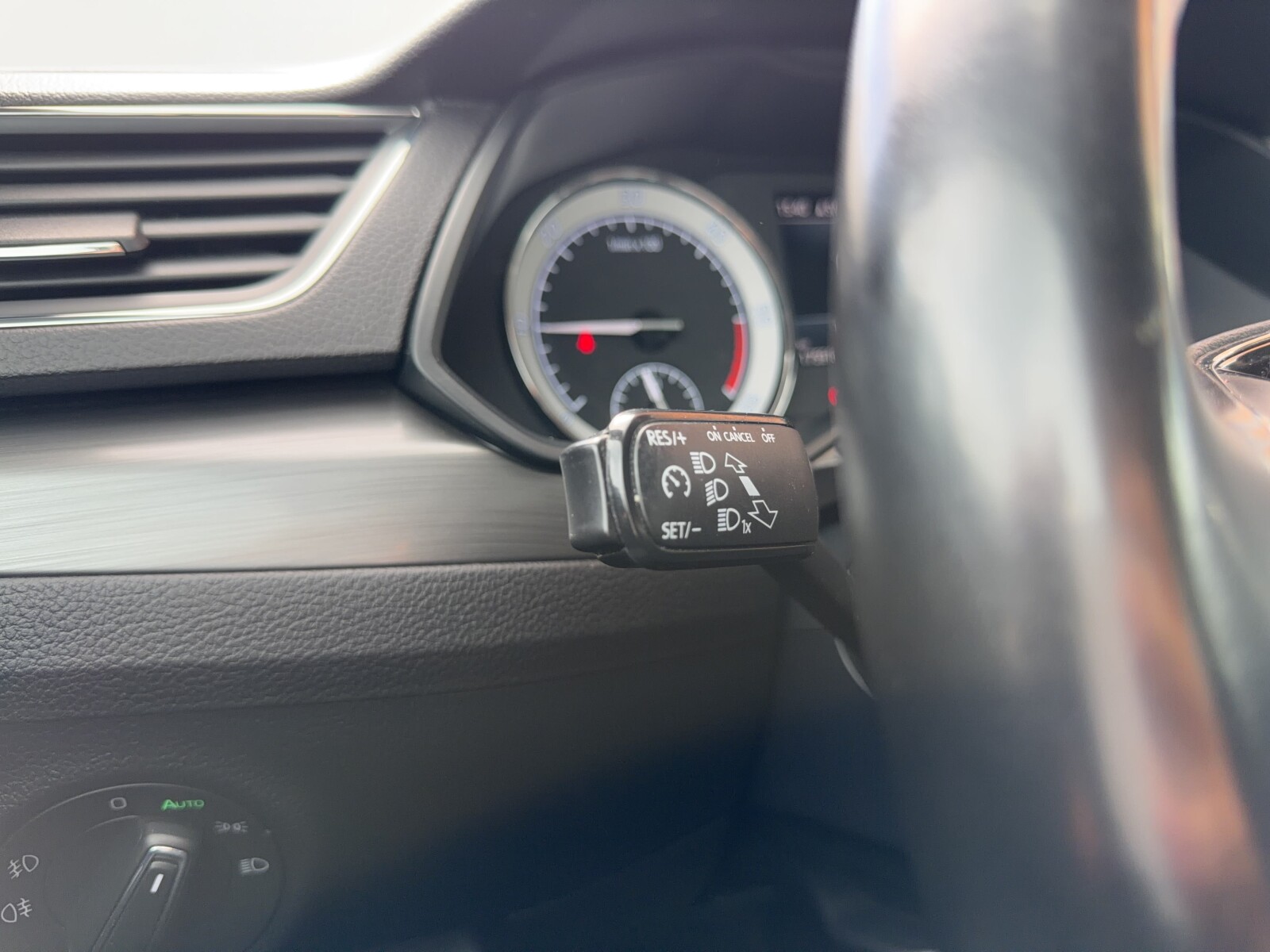 Škoda Superb Combi - zdjęcie 14