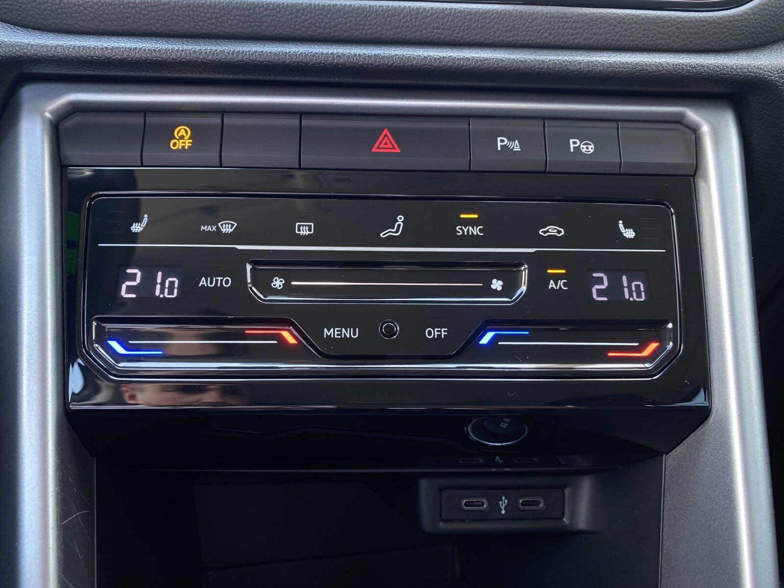 Volkswagen T-Roc - zdjęcie 19